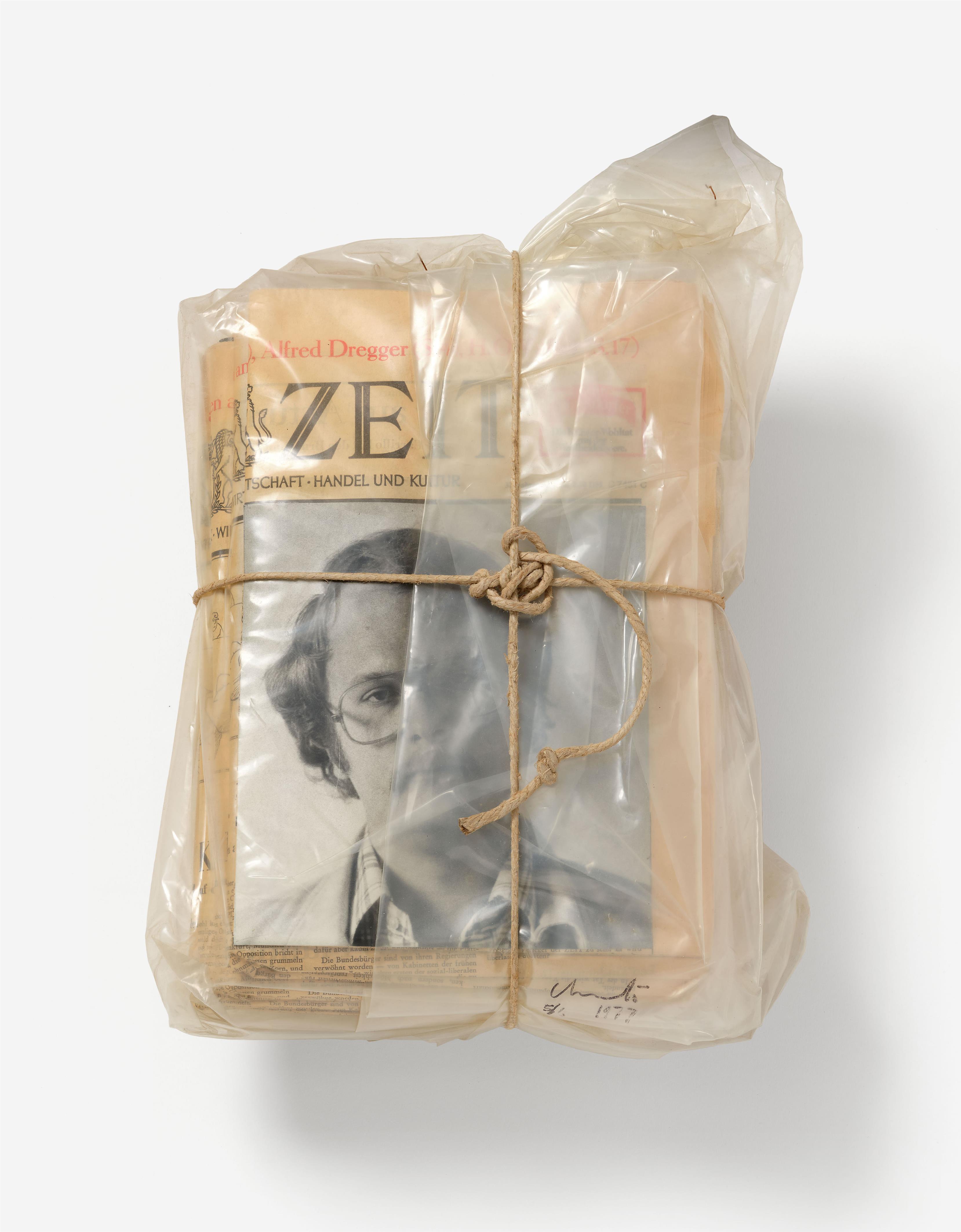 Christo - Die Zeit Newspaper, wrapped - image-1