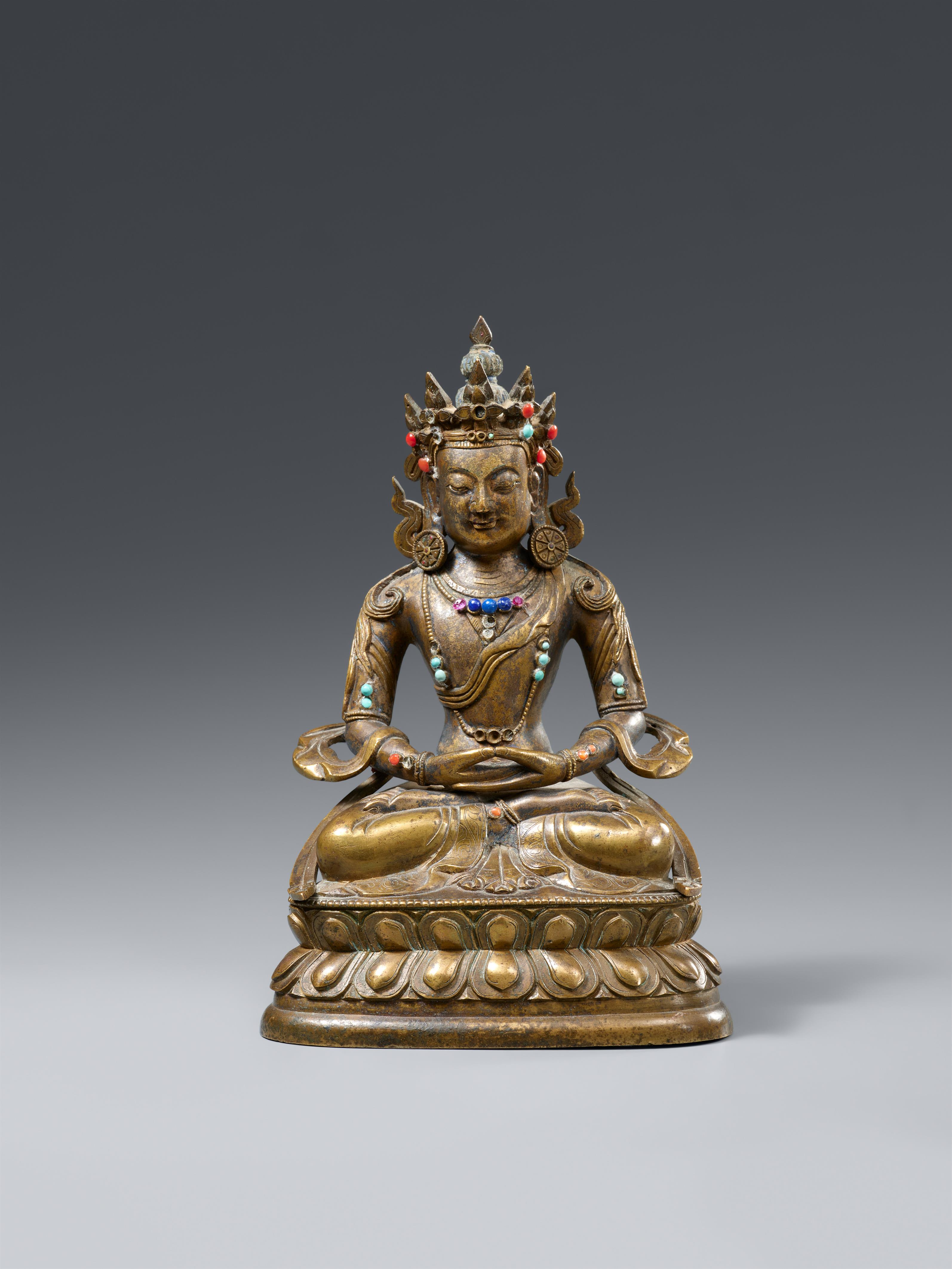 A Sino-tibetan bronze figure of Amitayus. 18th century - image-1