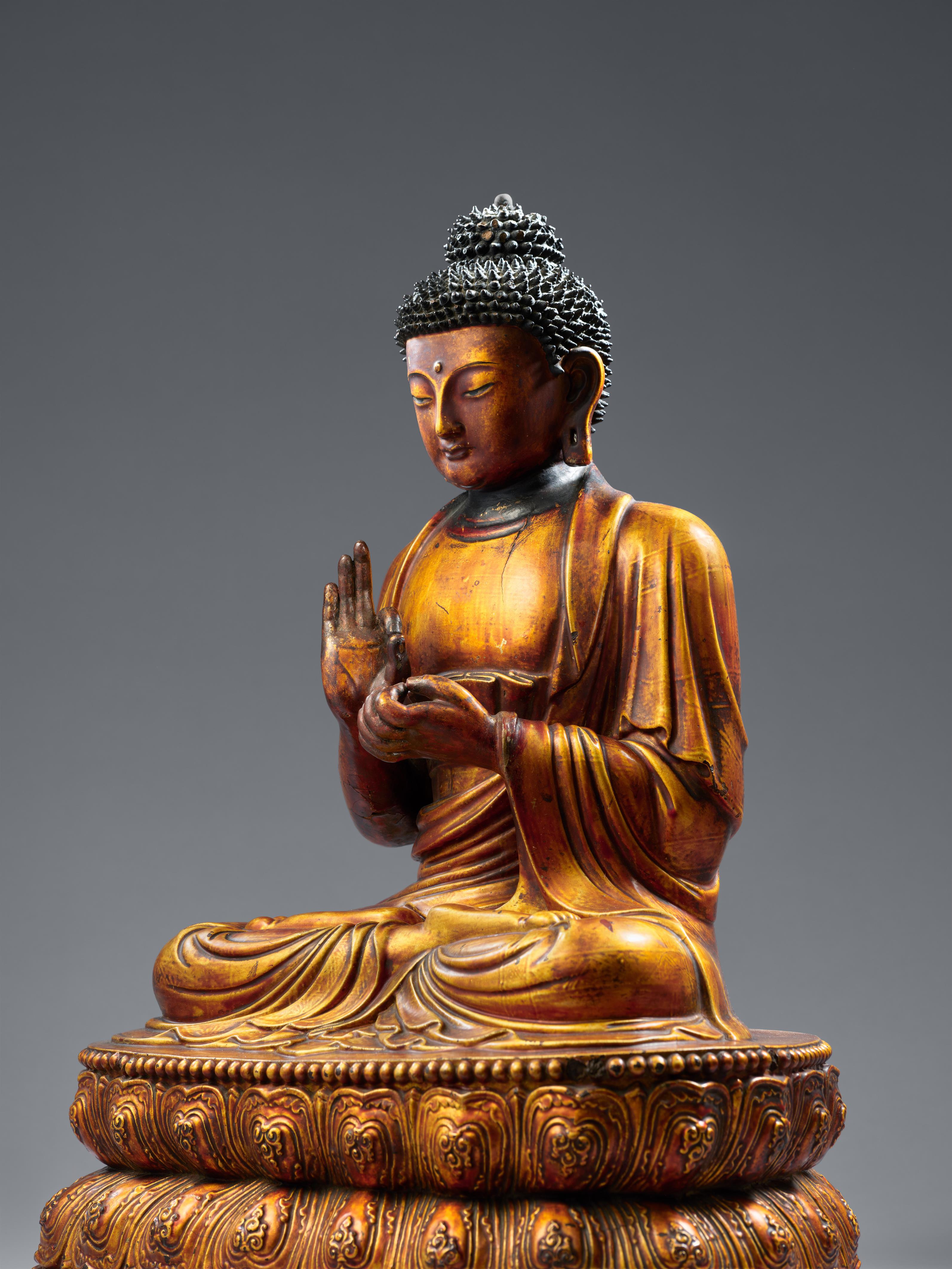 A gilt lacquered wood figure of Buddha Dipankara. 18th century - image-4