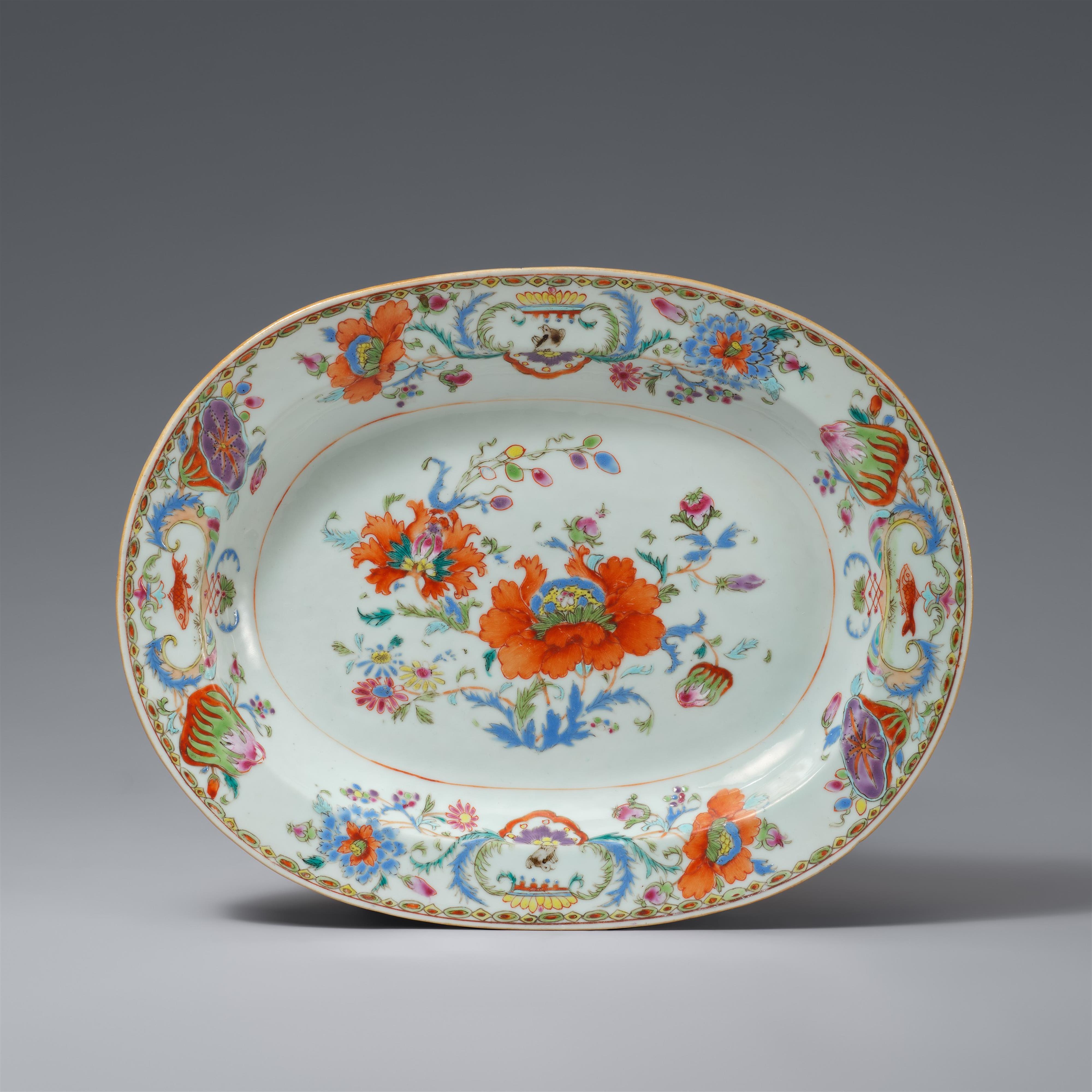 Ovale Platte aus dem 'Pompadour'-Service. Qianlong-Ära, um 1745 - image-1