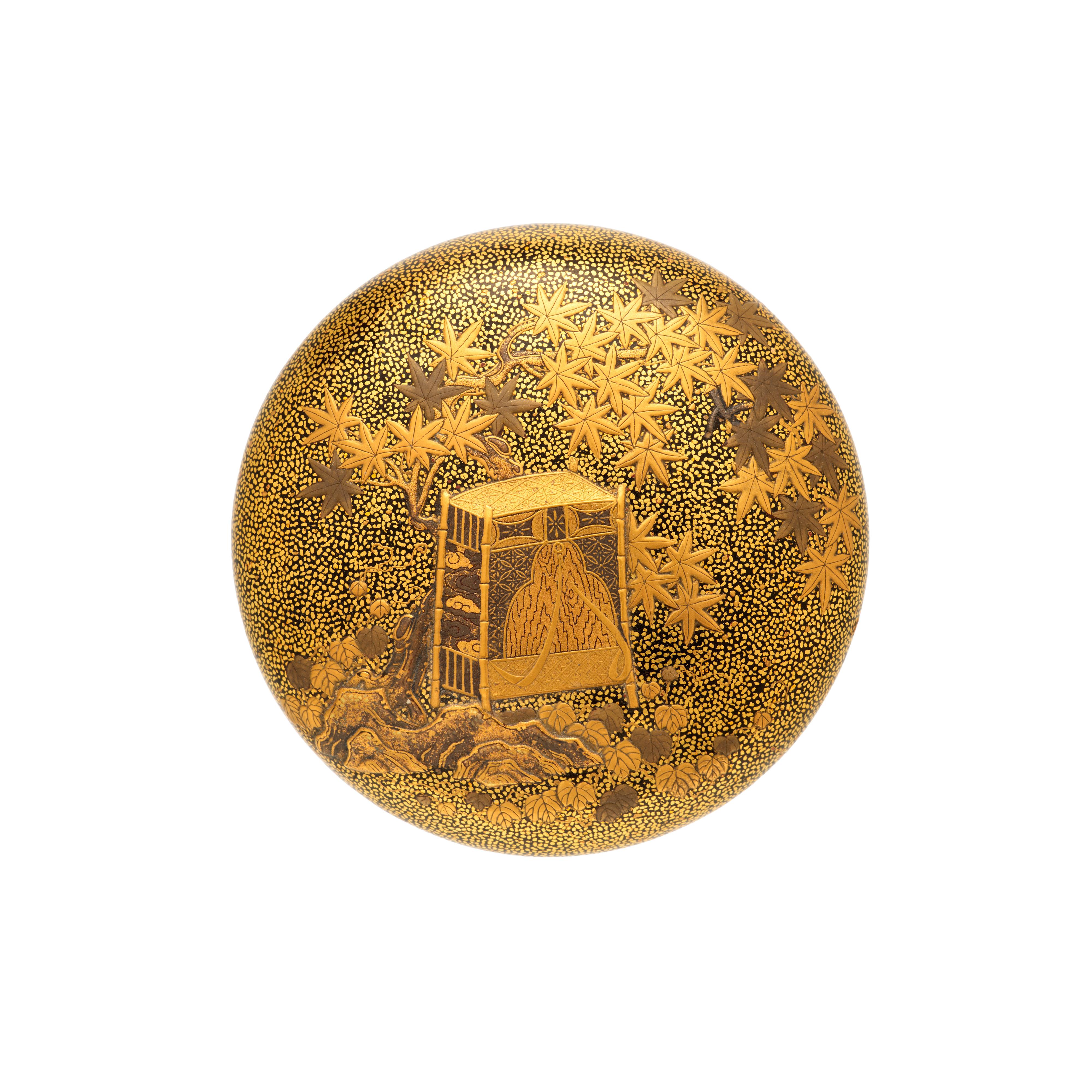 A round gold lacquer incense box (kôgô). 19th century - image-1