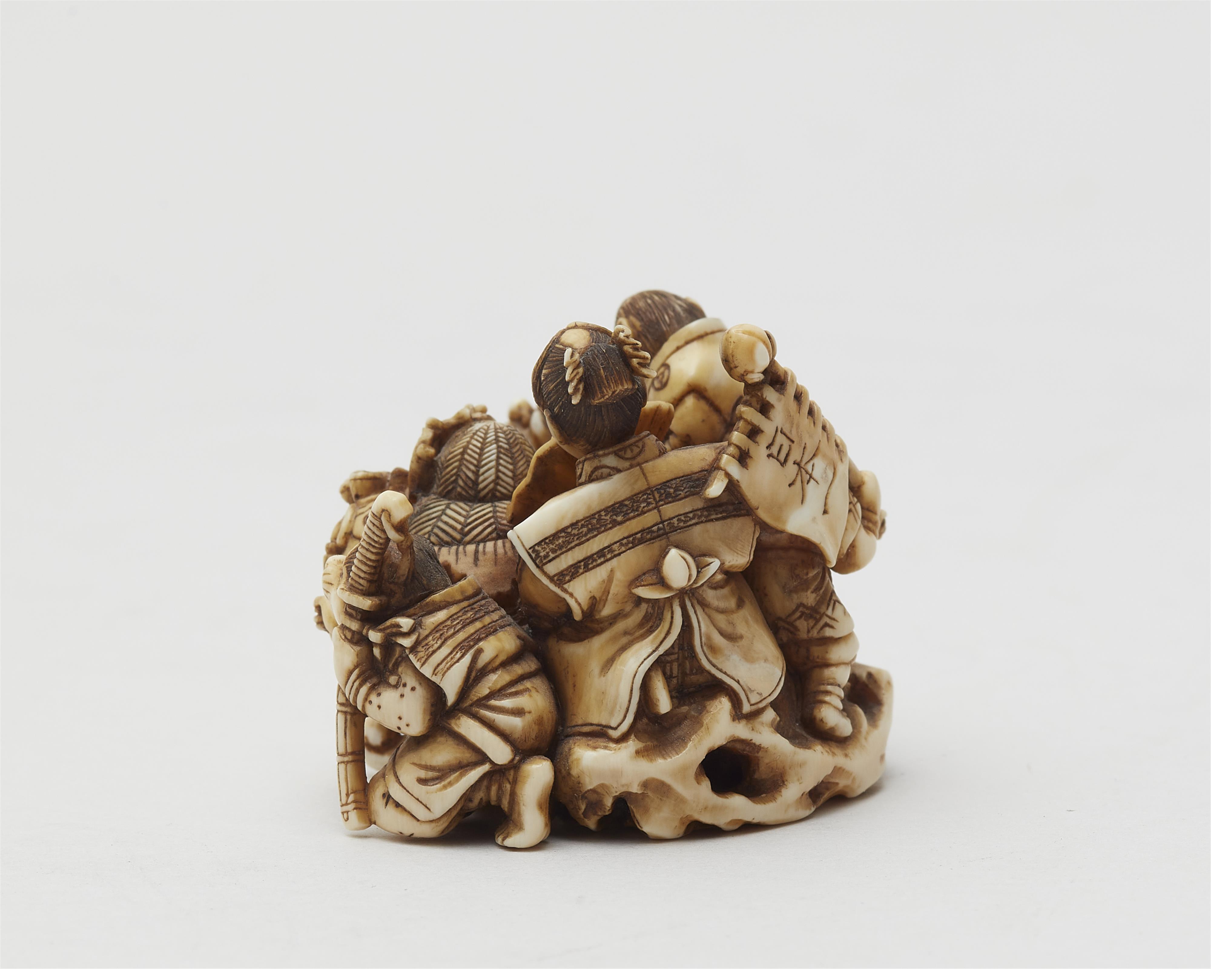 An ivory netsuke of Momotarô and his friends. Late 19th century - image-6