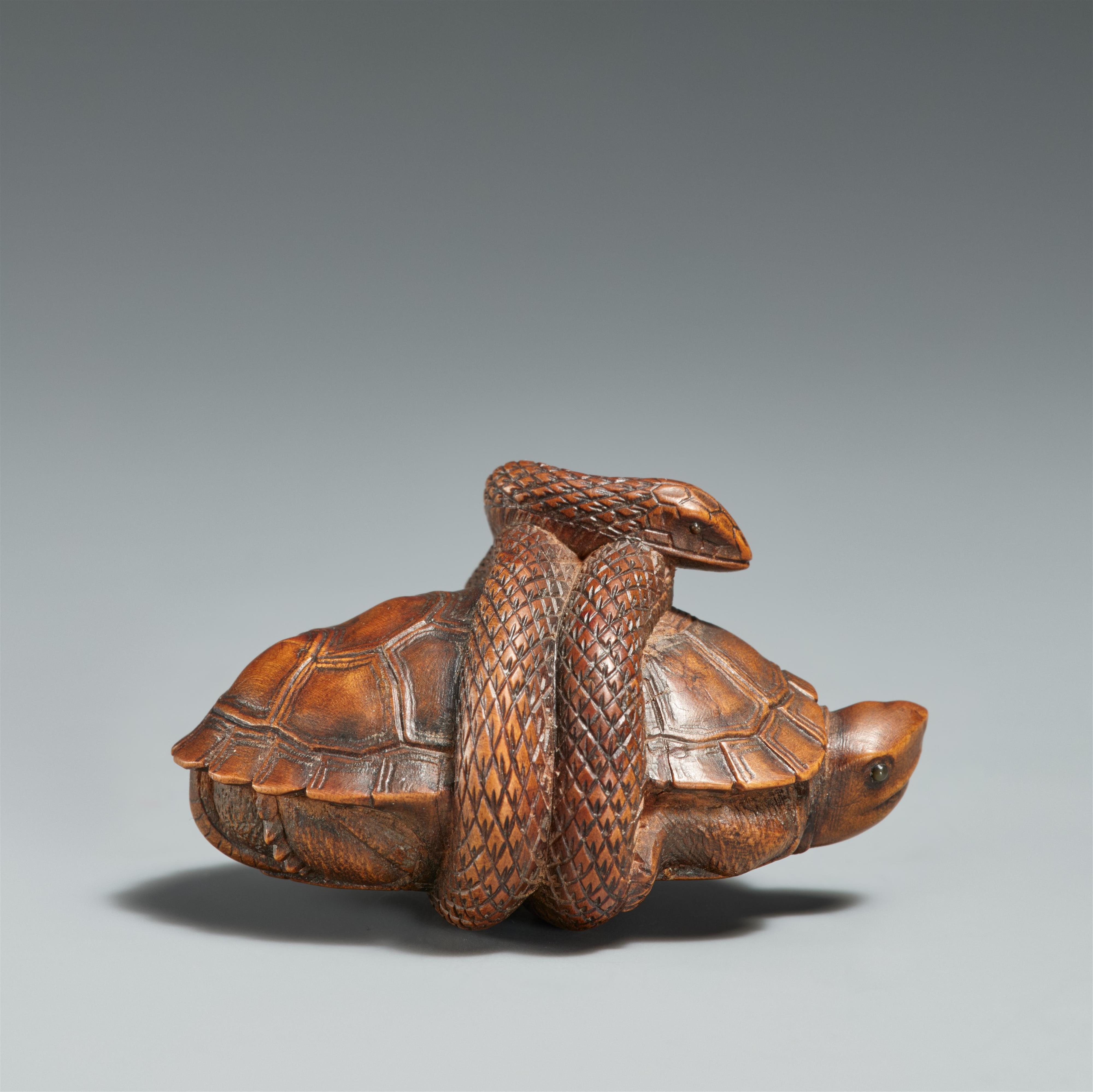 A wood netsuke of a tortoise and snake. 19th century - image-2
