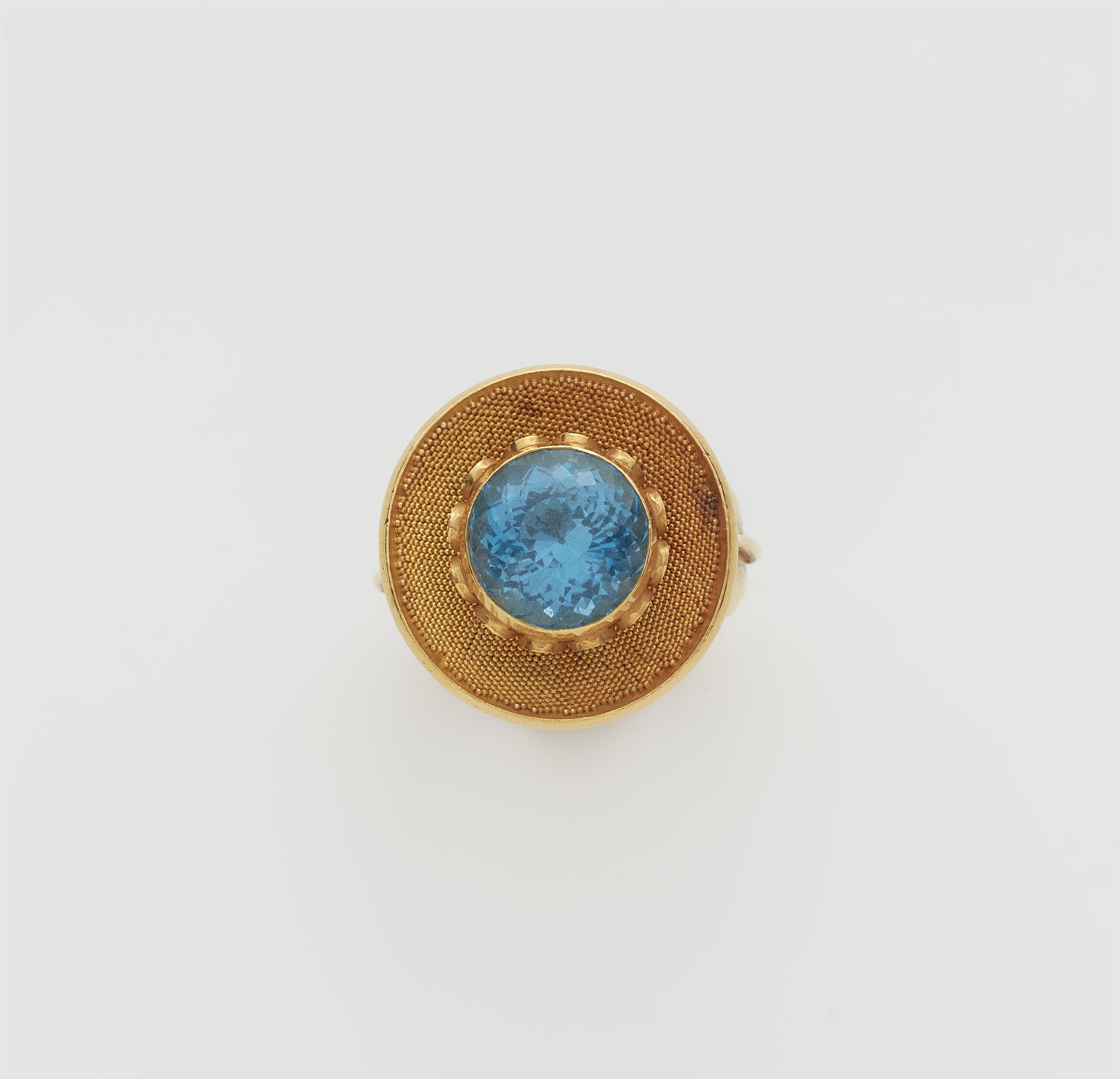 Ring mit Granulation und blauem Topas - image-1