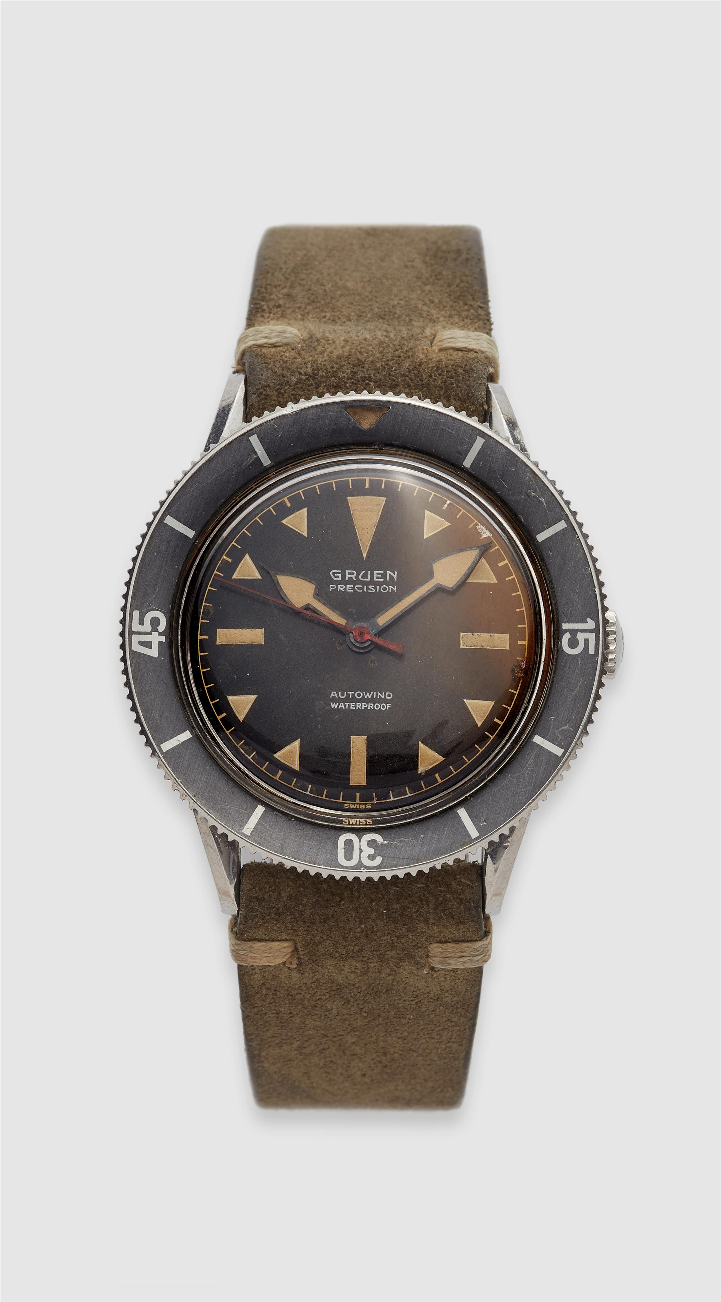 An early stainless steel automatic Gruen divers watch. - image-1