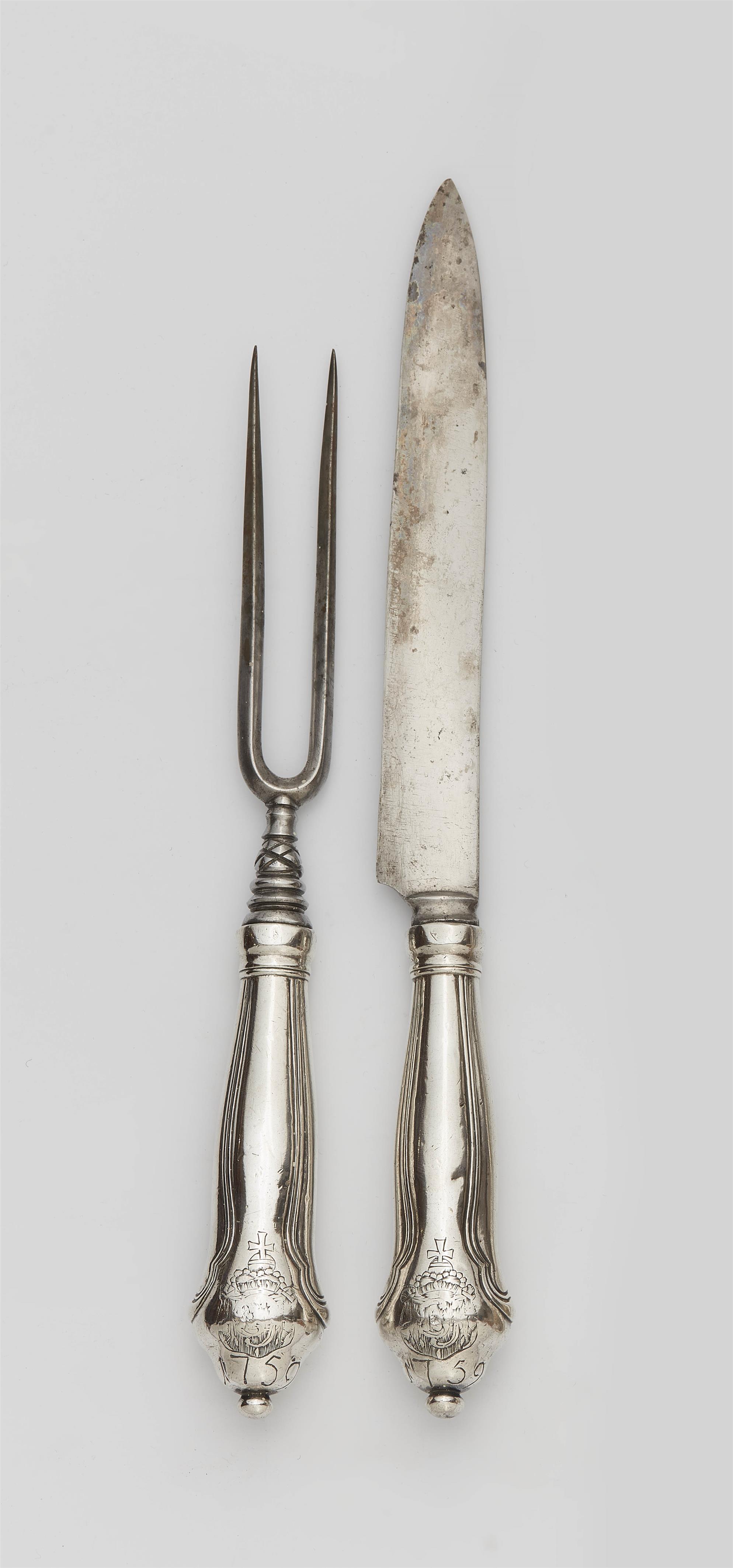 A pair of Augsburg silver serving pieces - image-1