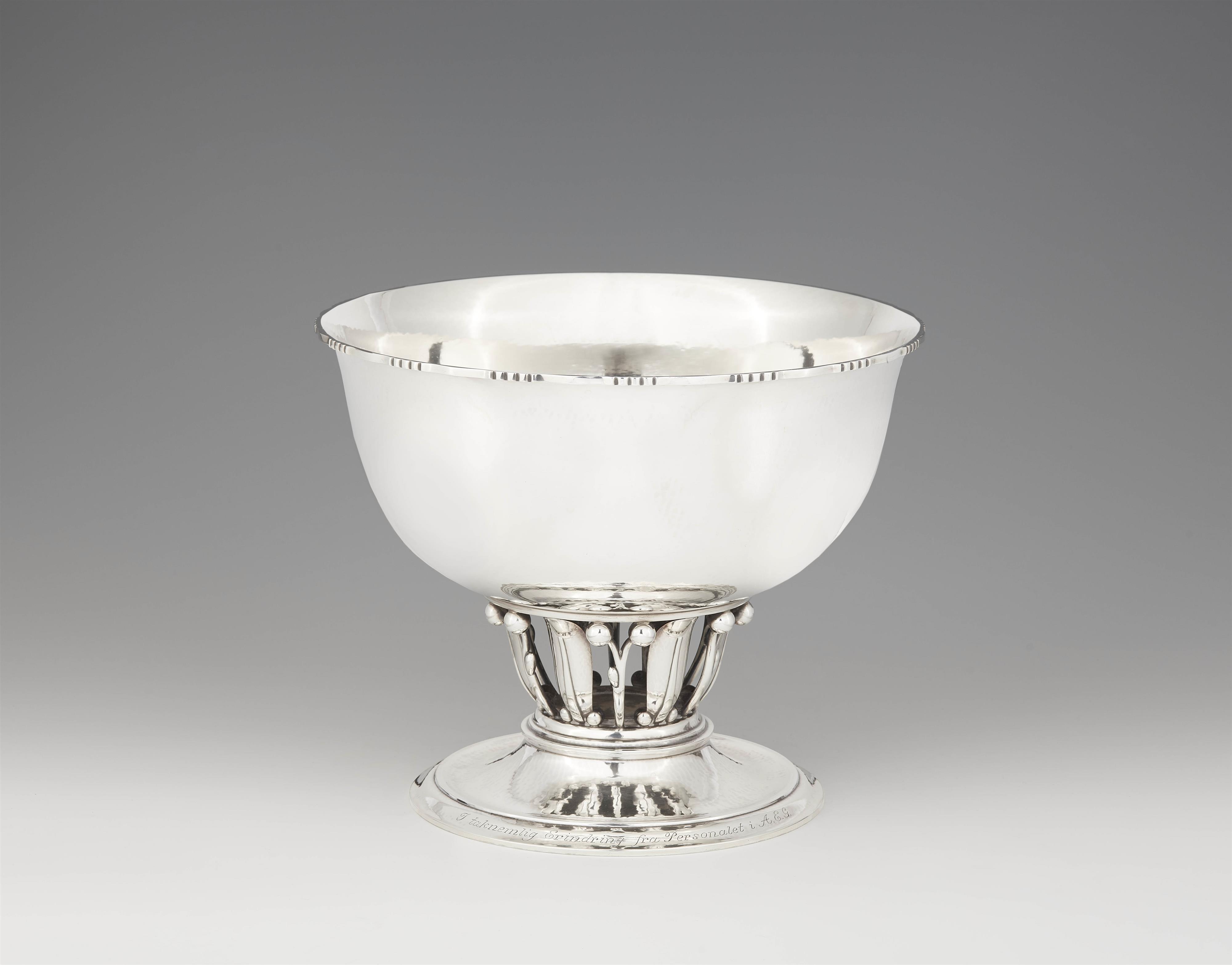 A Copenhagen silver "Louvre Bowl" table centrepiece, model no. 19 - image-1