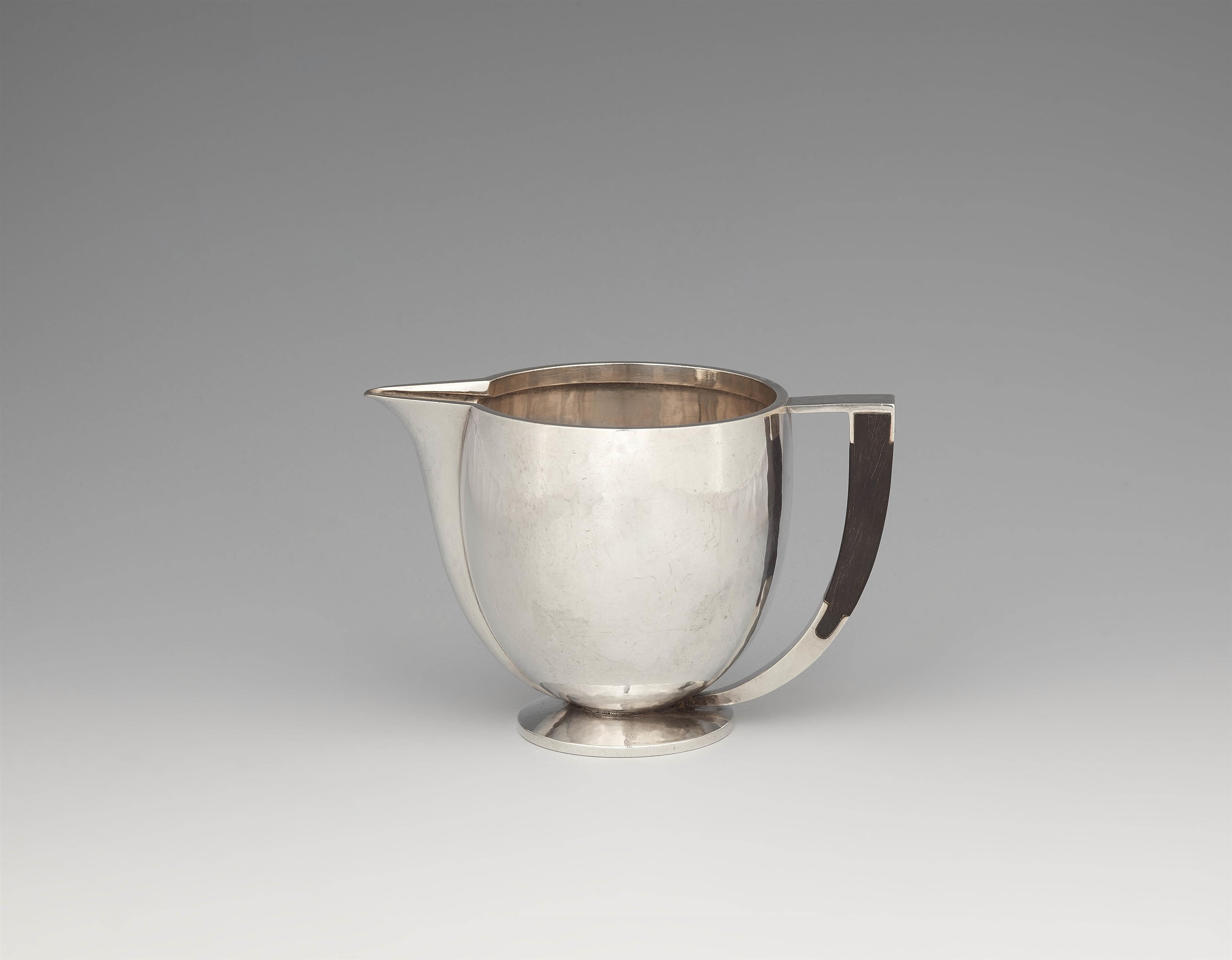 An Art Deco silver jug - image-1