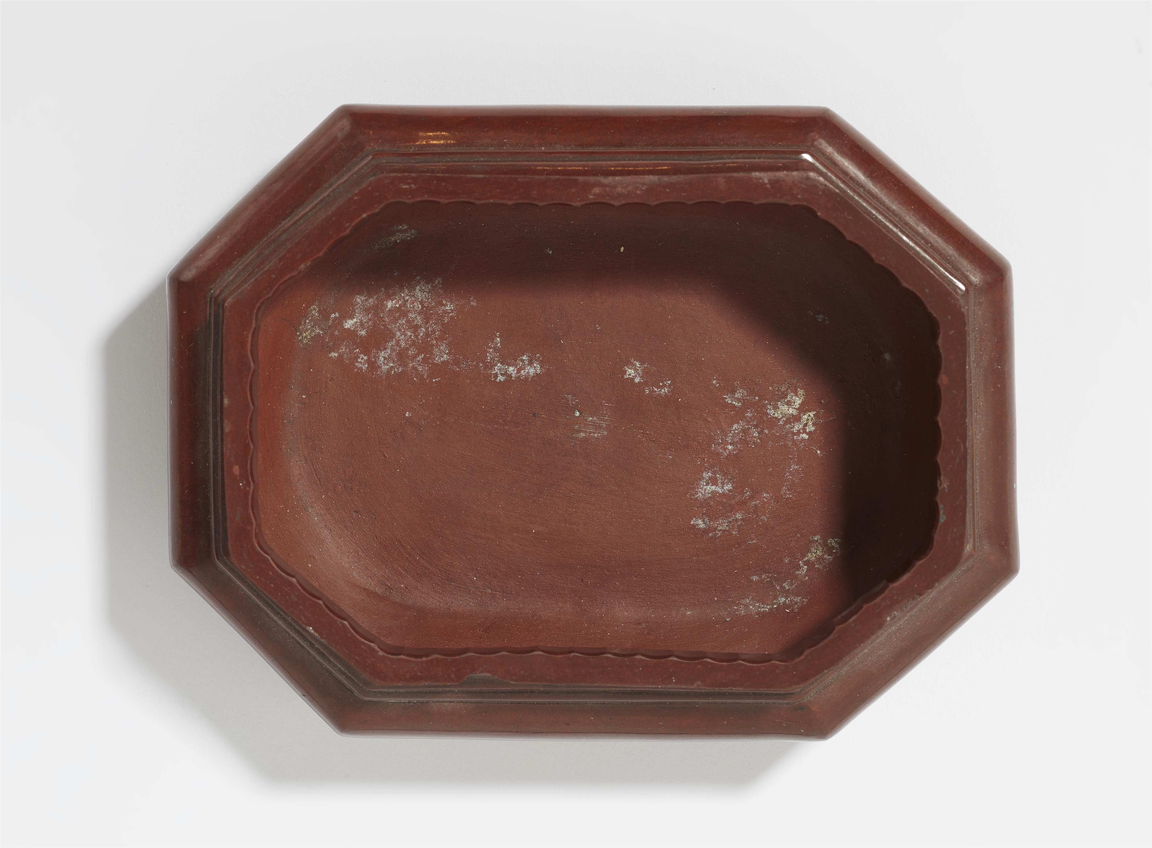 An early octagonal Meissen Böttger stoneware box with foliate relief - image-2
