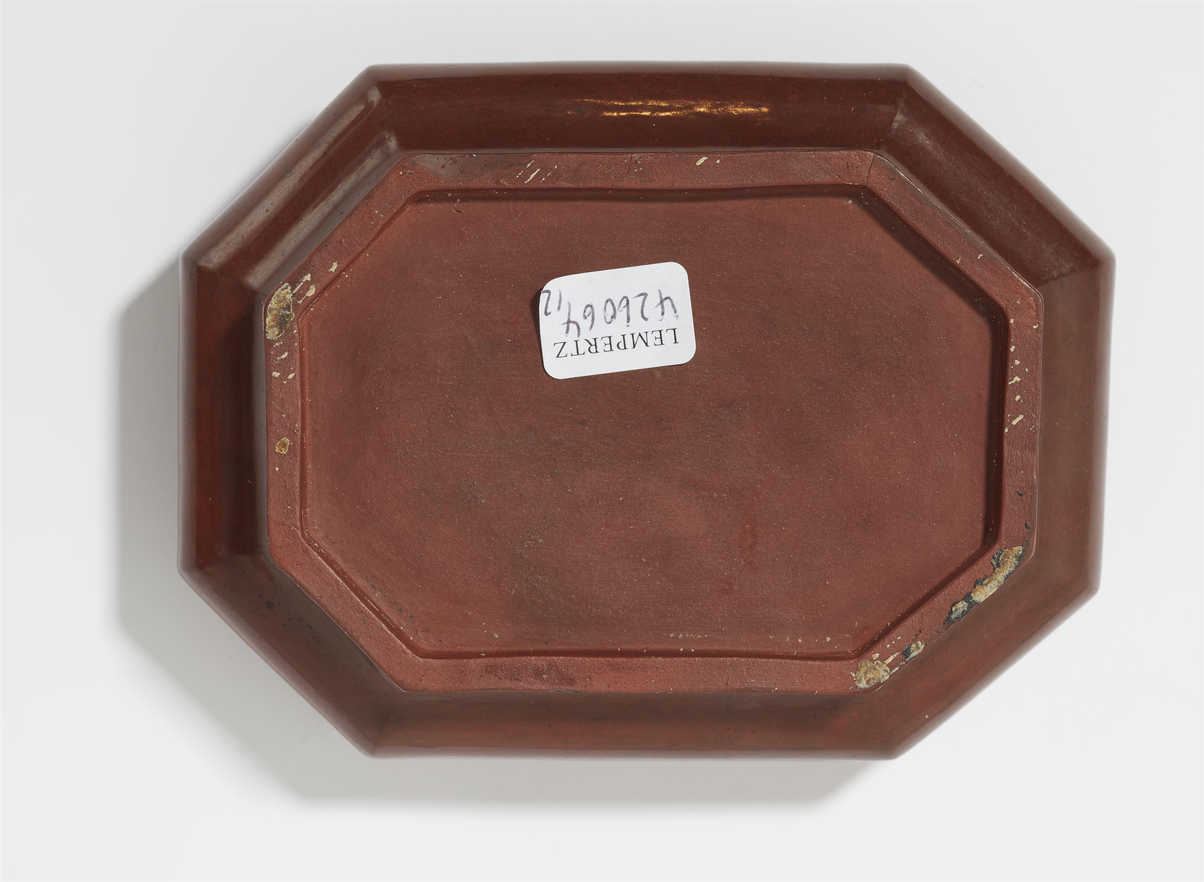 An early octagonal Meissen Böttger stoneware box with foliate relief - image-3