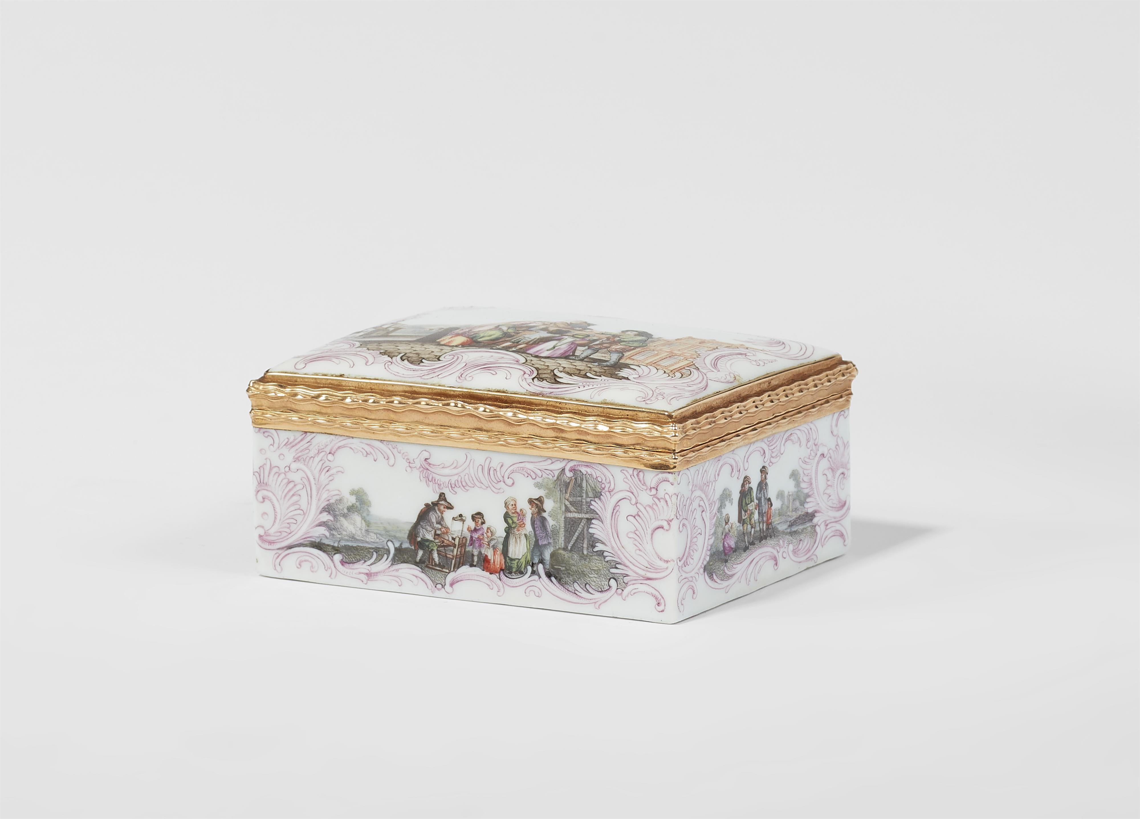 A Meissen porcelain snuff box - image-2