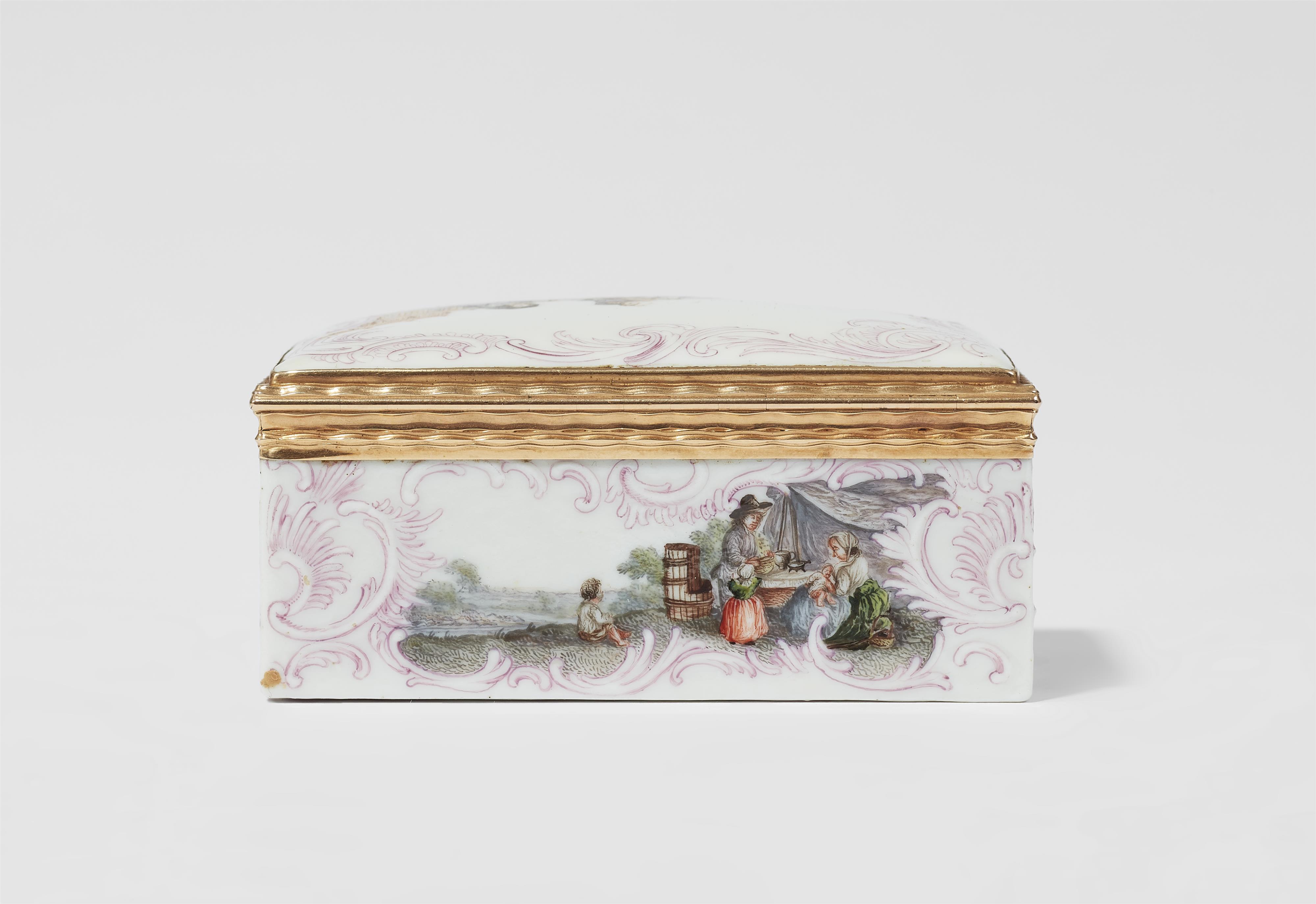 A Meissen porcelain snuff box - image-5