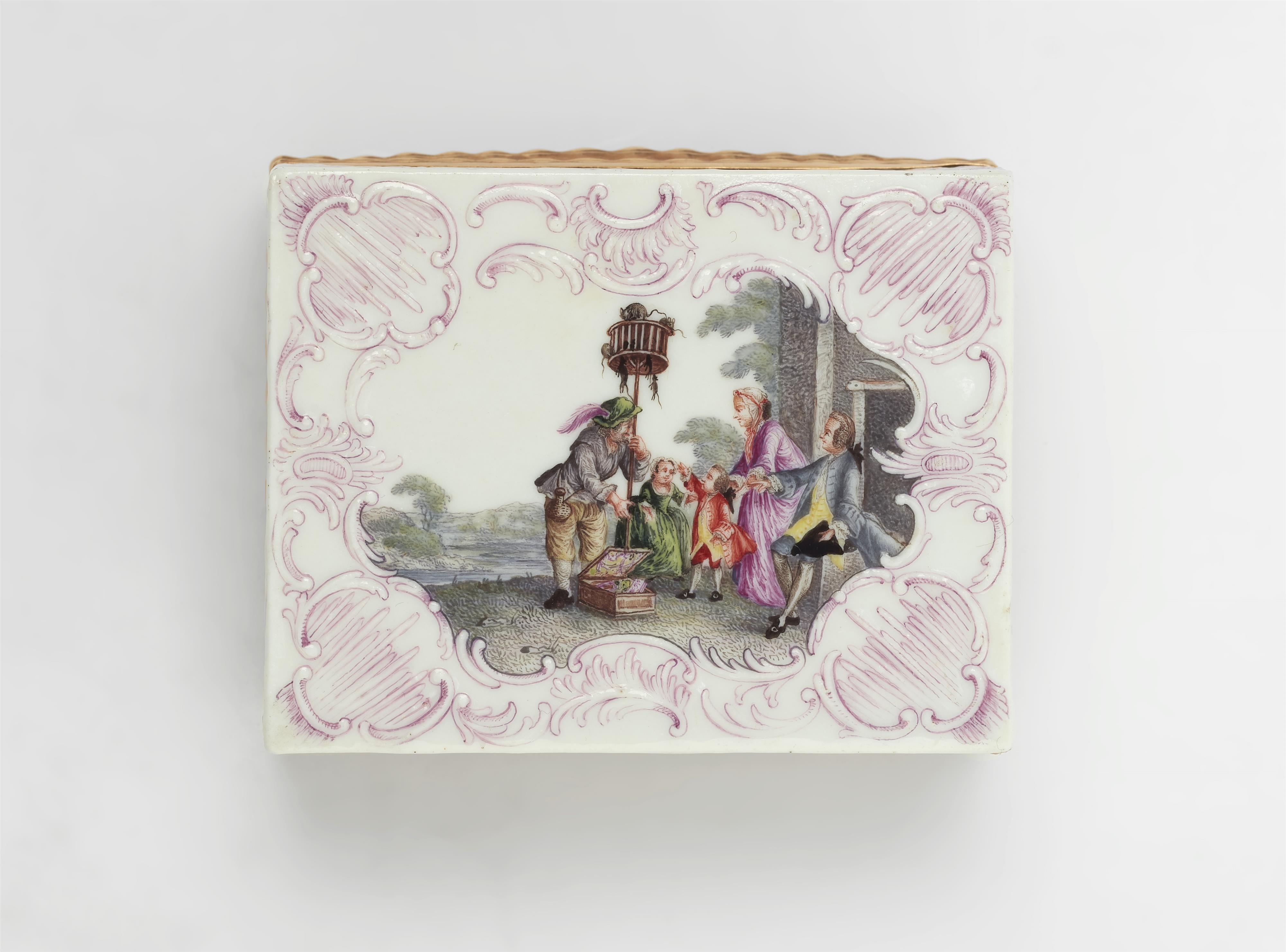 A Meissen porcelain snuff box - image-8