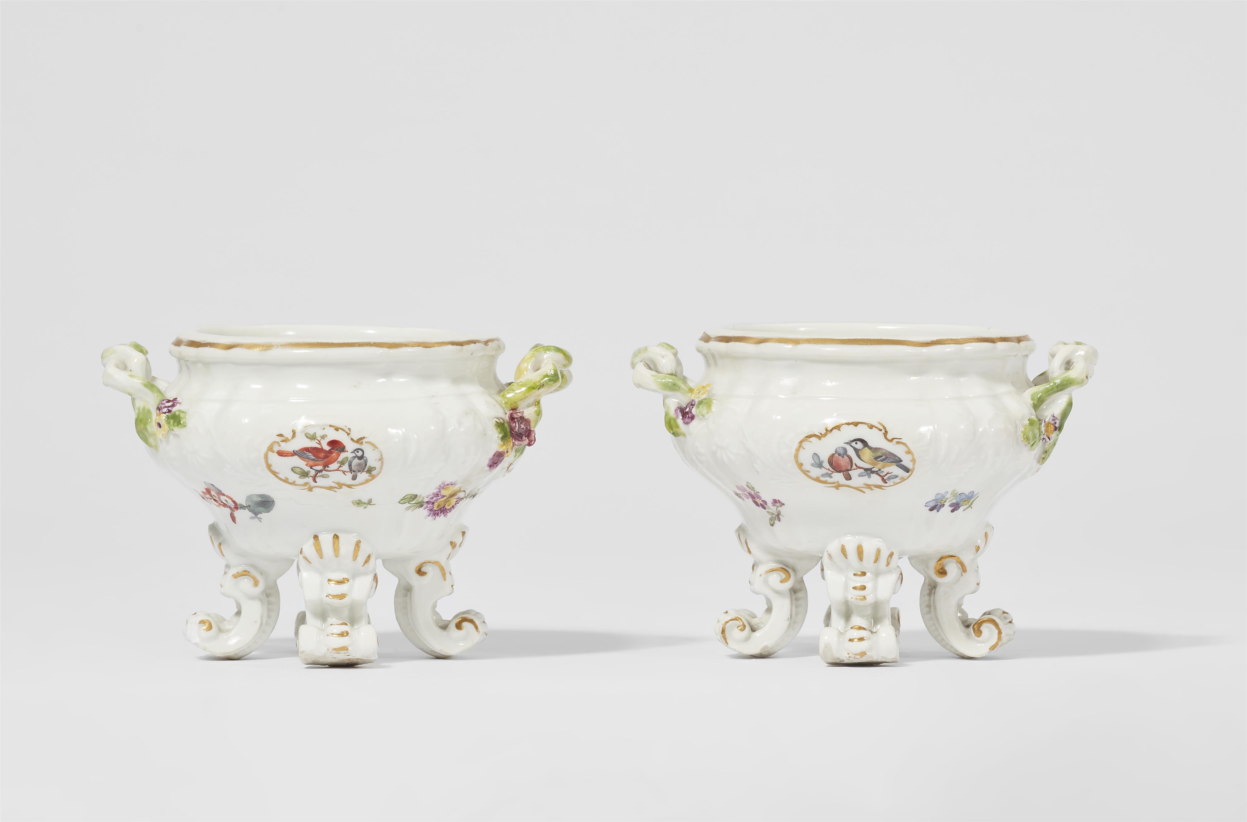A pair of Meissen porcelain salts with bird motifs - image-1