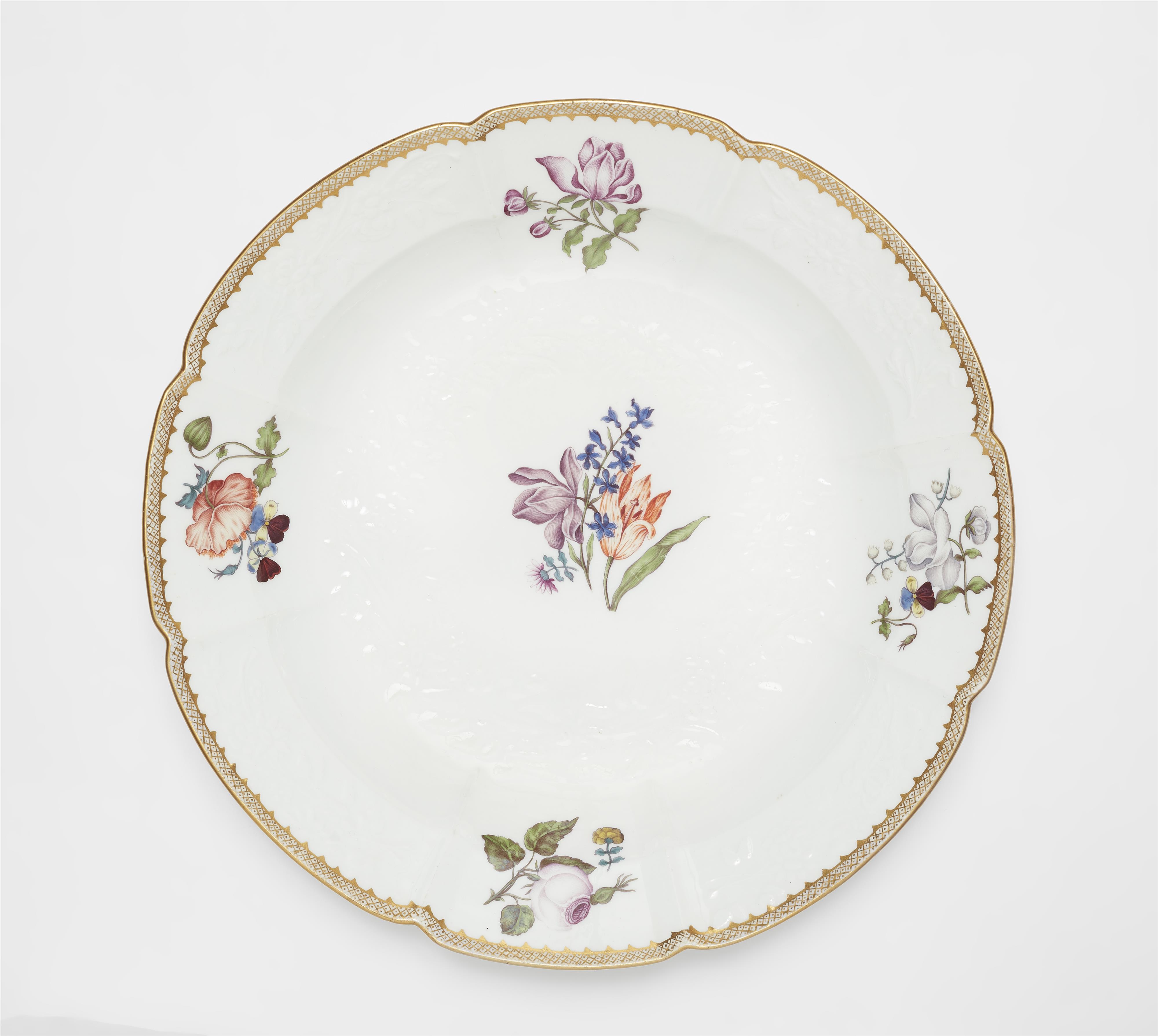A Meissen porcelain platter from a dinner service with "woodcut" style flowers - image-1
