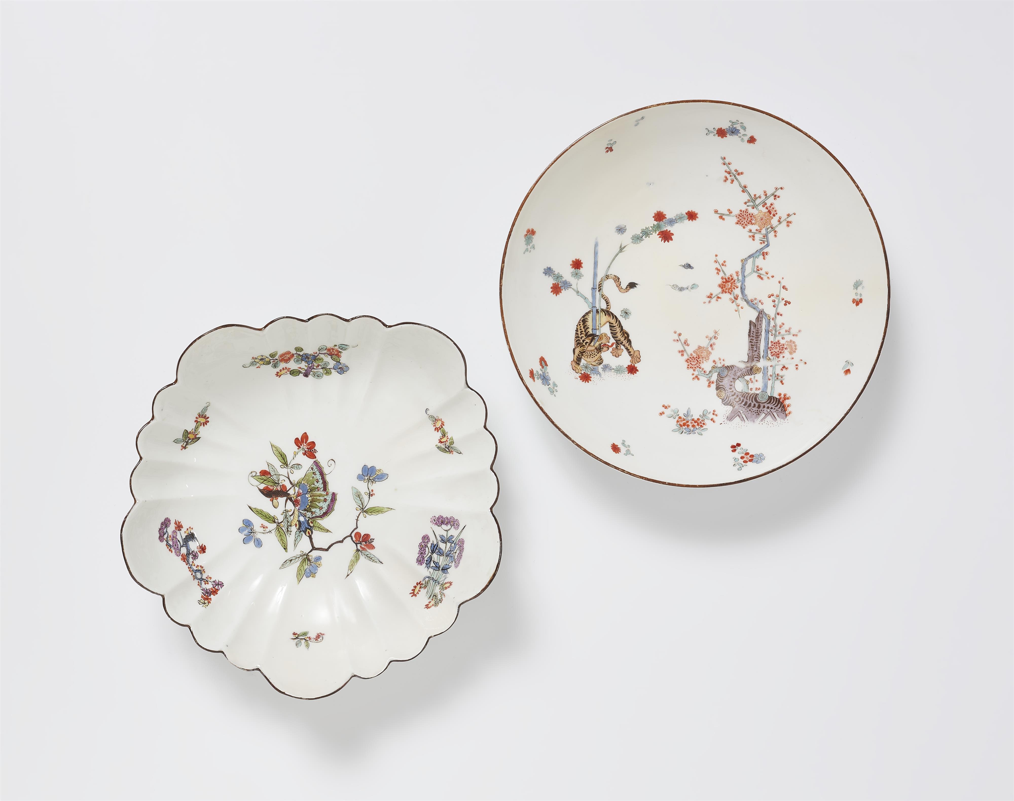 Two Meissen porcelain dishes with Chinoiserie decor - image-1