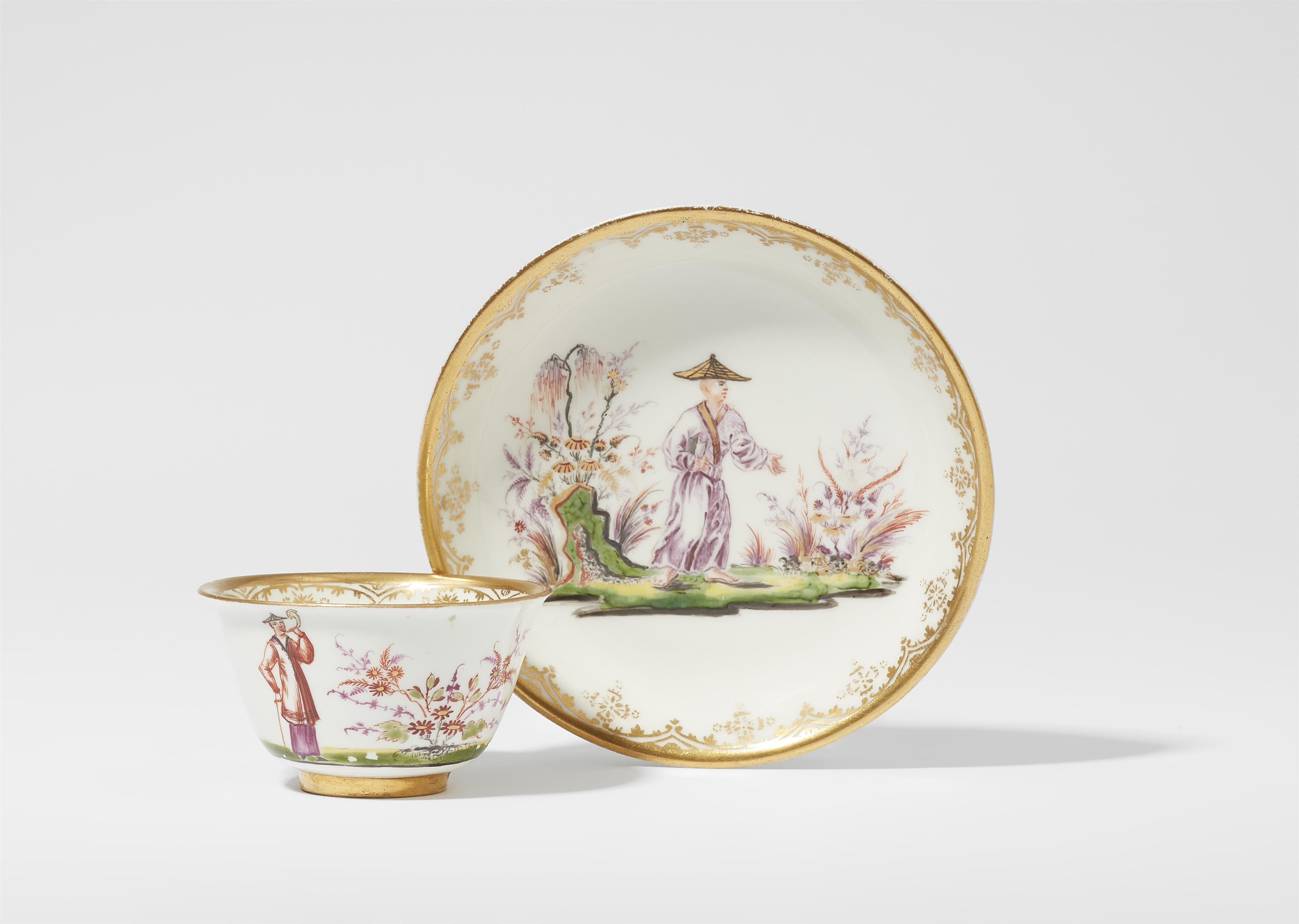 A Meissen porcelain tea bowl and saucer with Chinoiserie decor - image-1