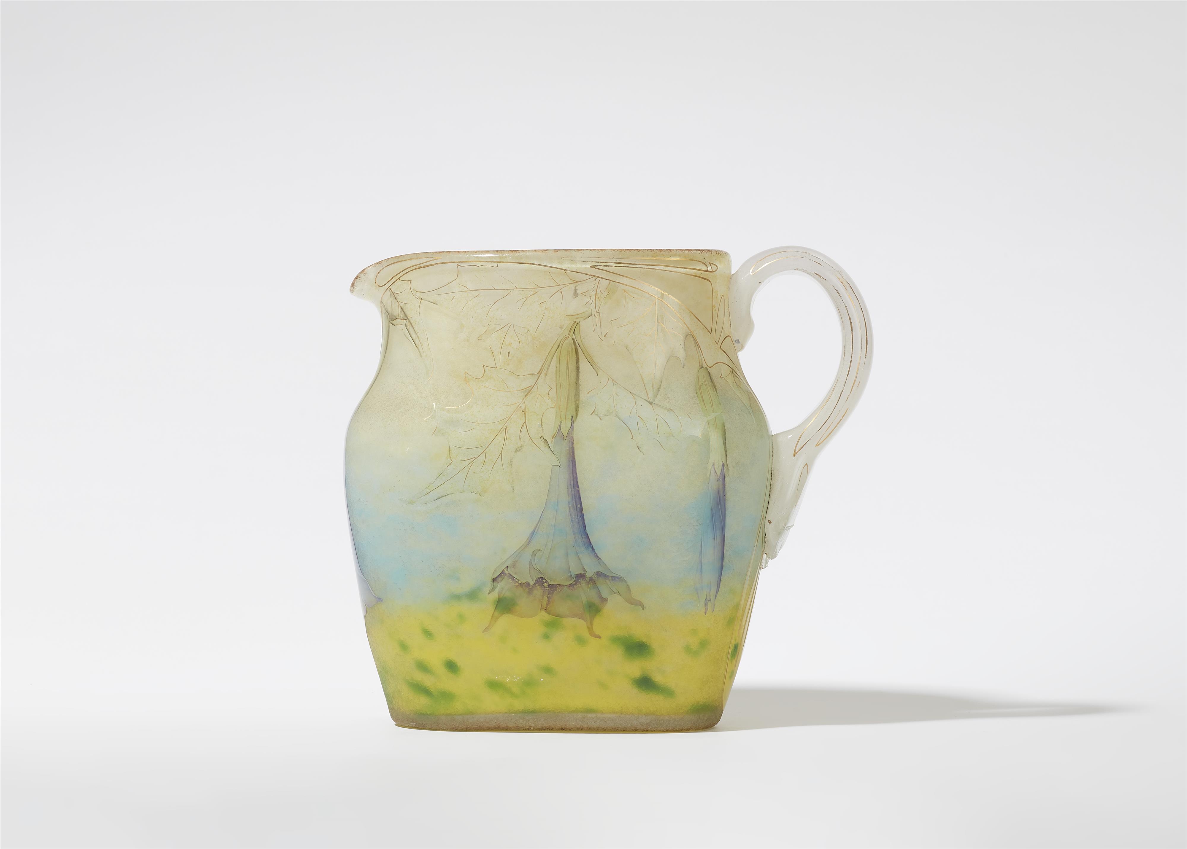 A Daum Frères glass jug "Daturas" - image-1