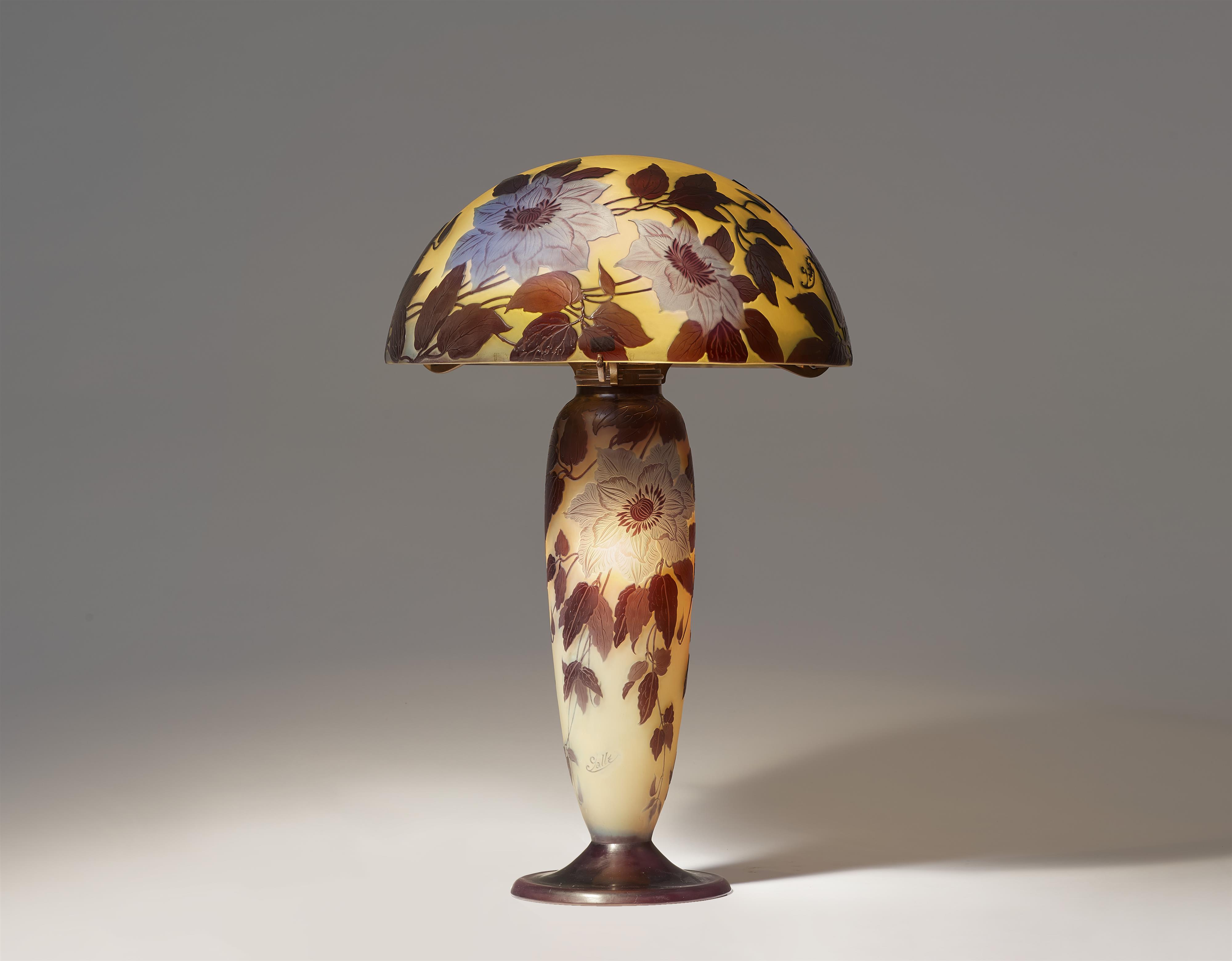 A Gallé table lamp "Clematis" - image-1