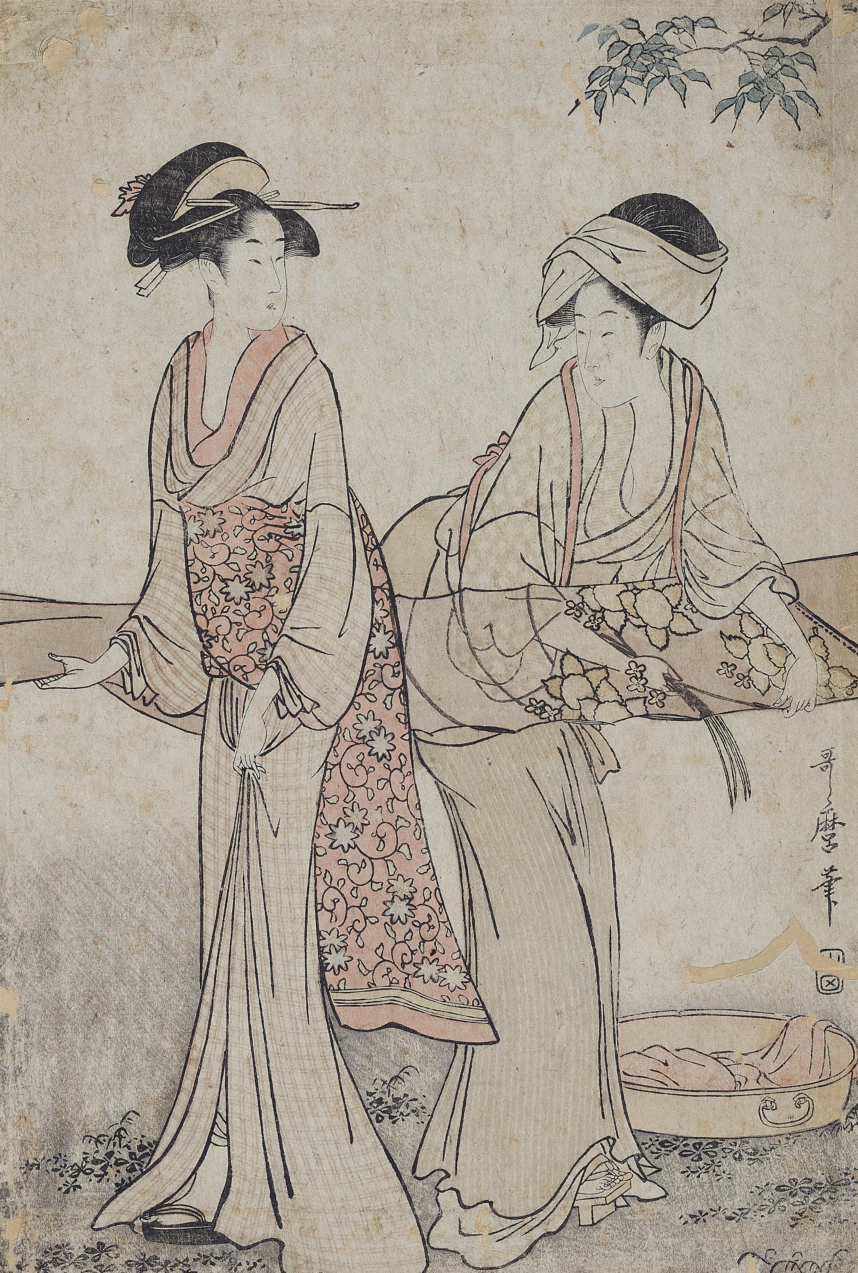 Kitagawa Utamaro - Zwei Frauen spannen einen sehr dünnen Seidenstoff zum Trocknen auf - image-1