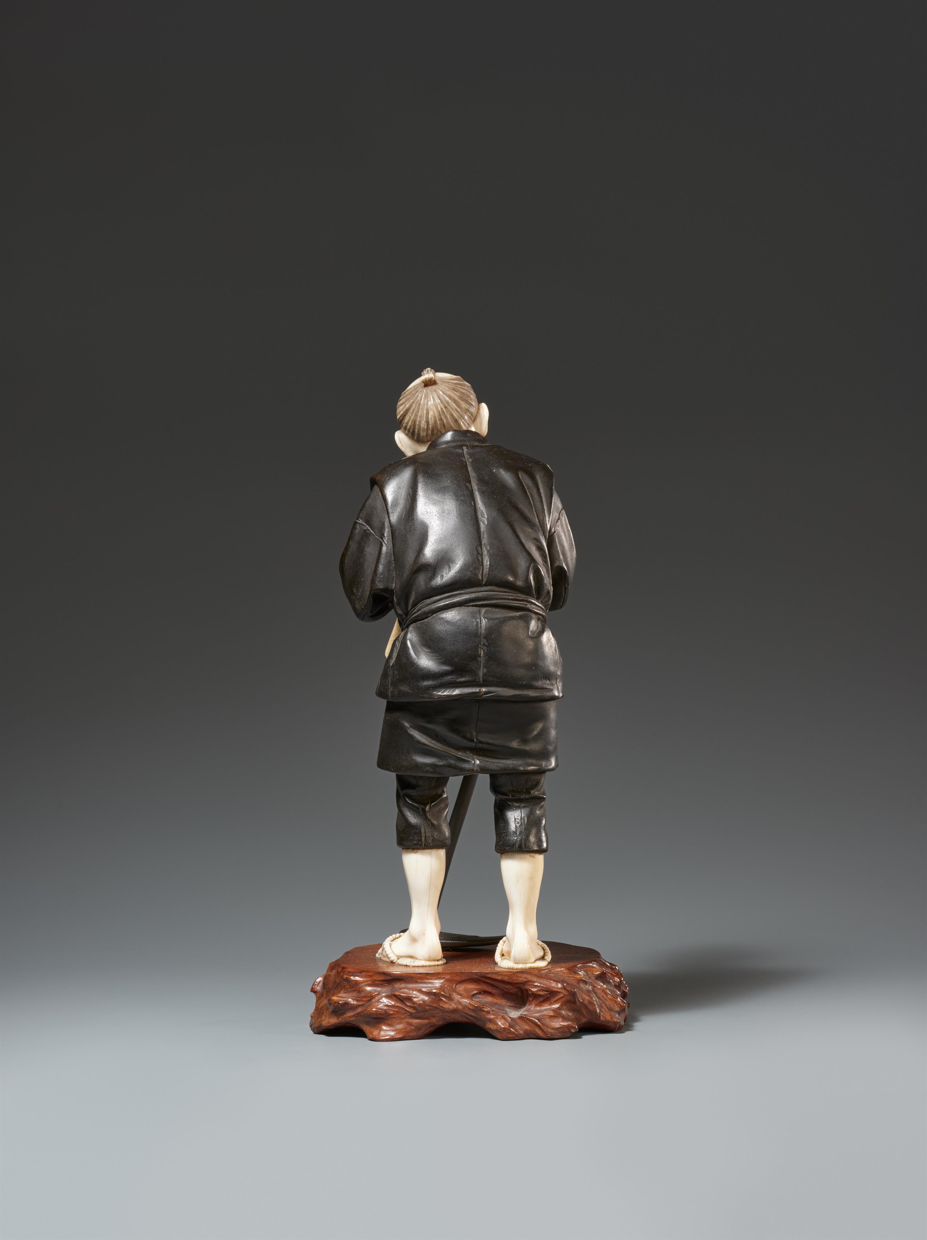 A bronze and ivory okimono of a peasant. Early 20th century - image-2