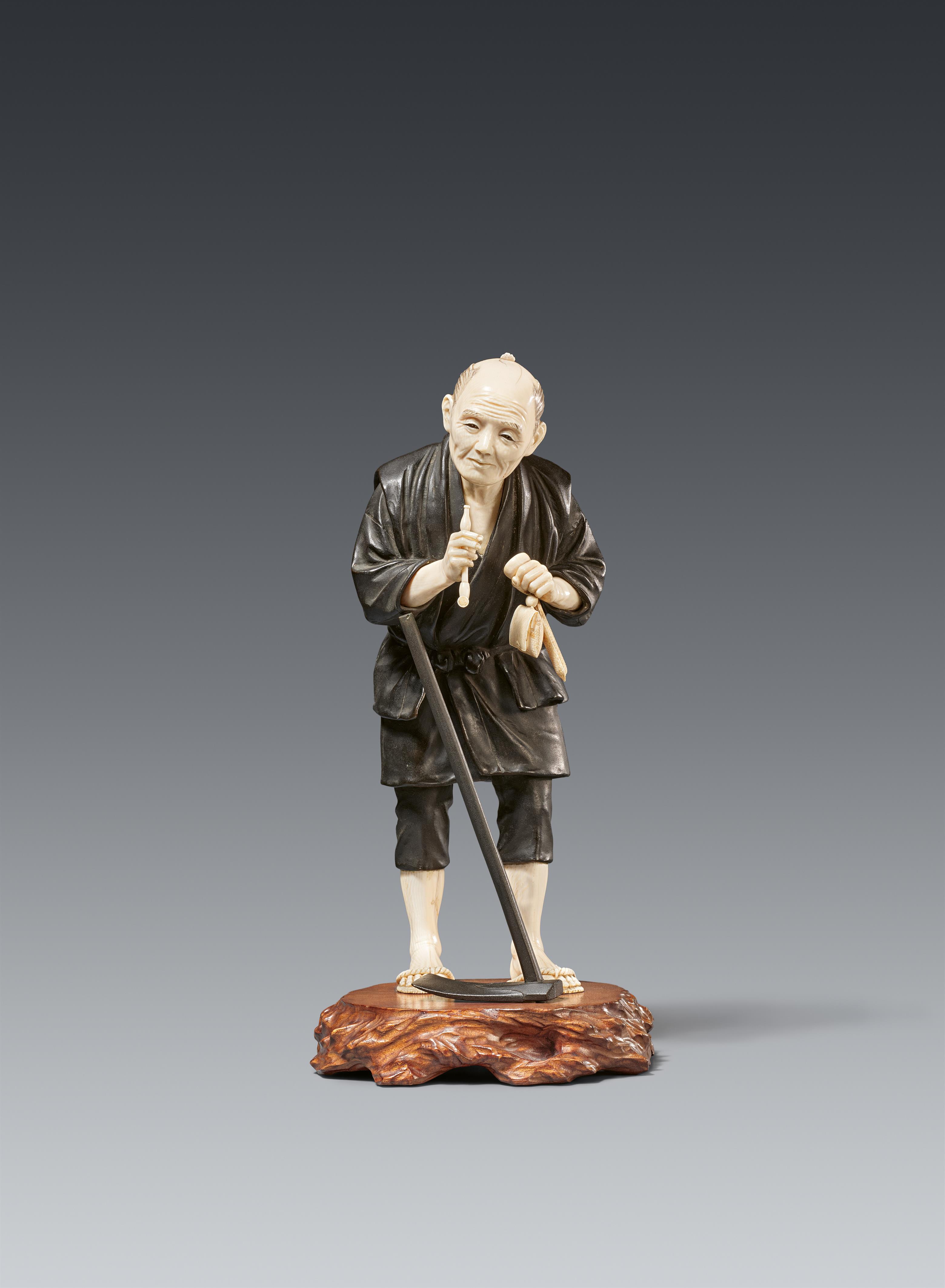 A bronze and ivory okimono of a peasant. Early 20th century - image-1