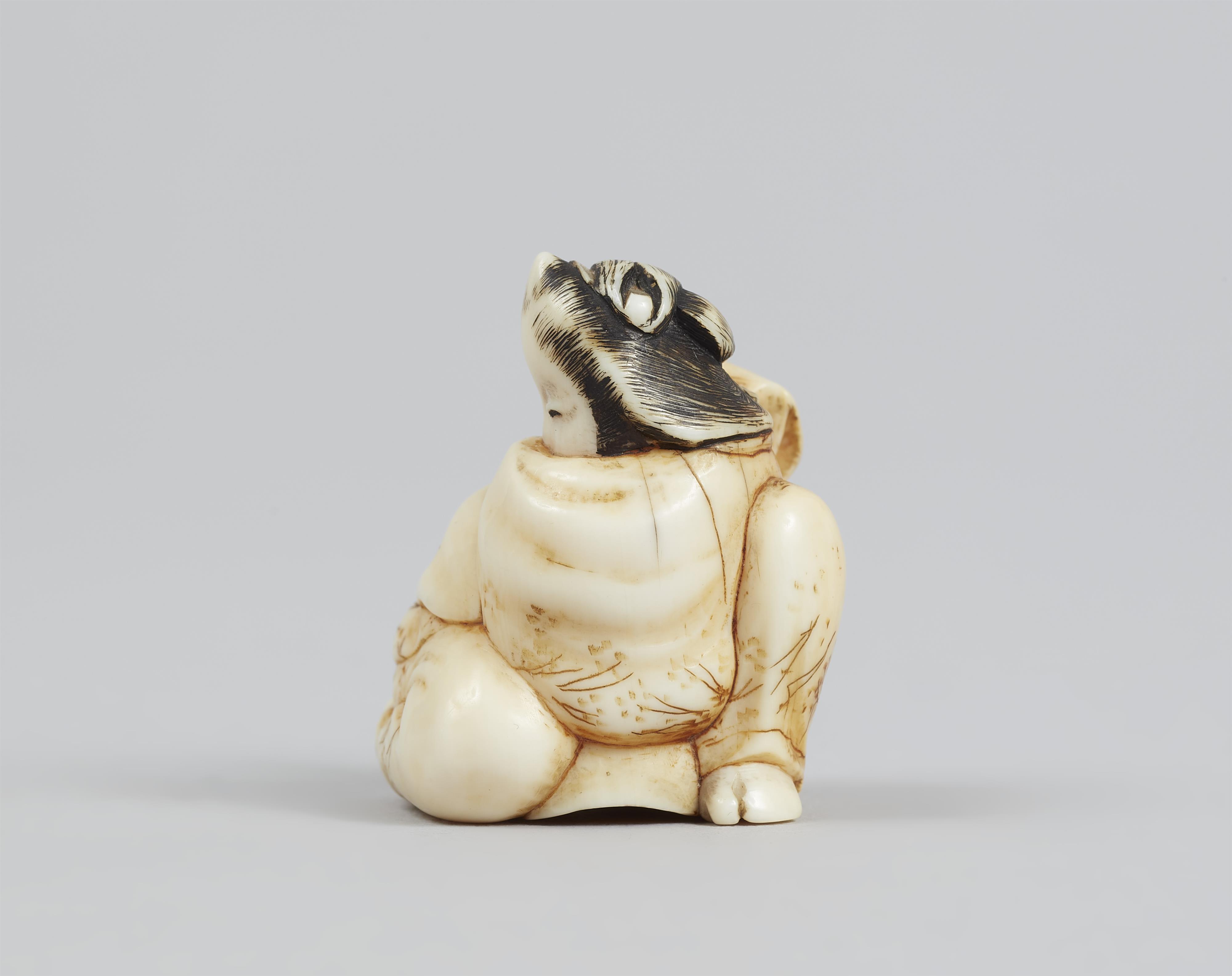 An ivory shunga netsuke of an Okame with a mask. 19th century - image-4