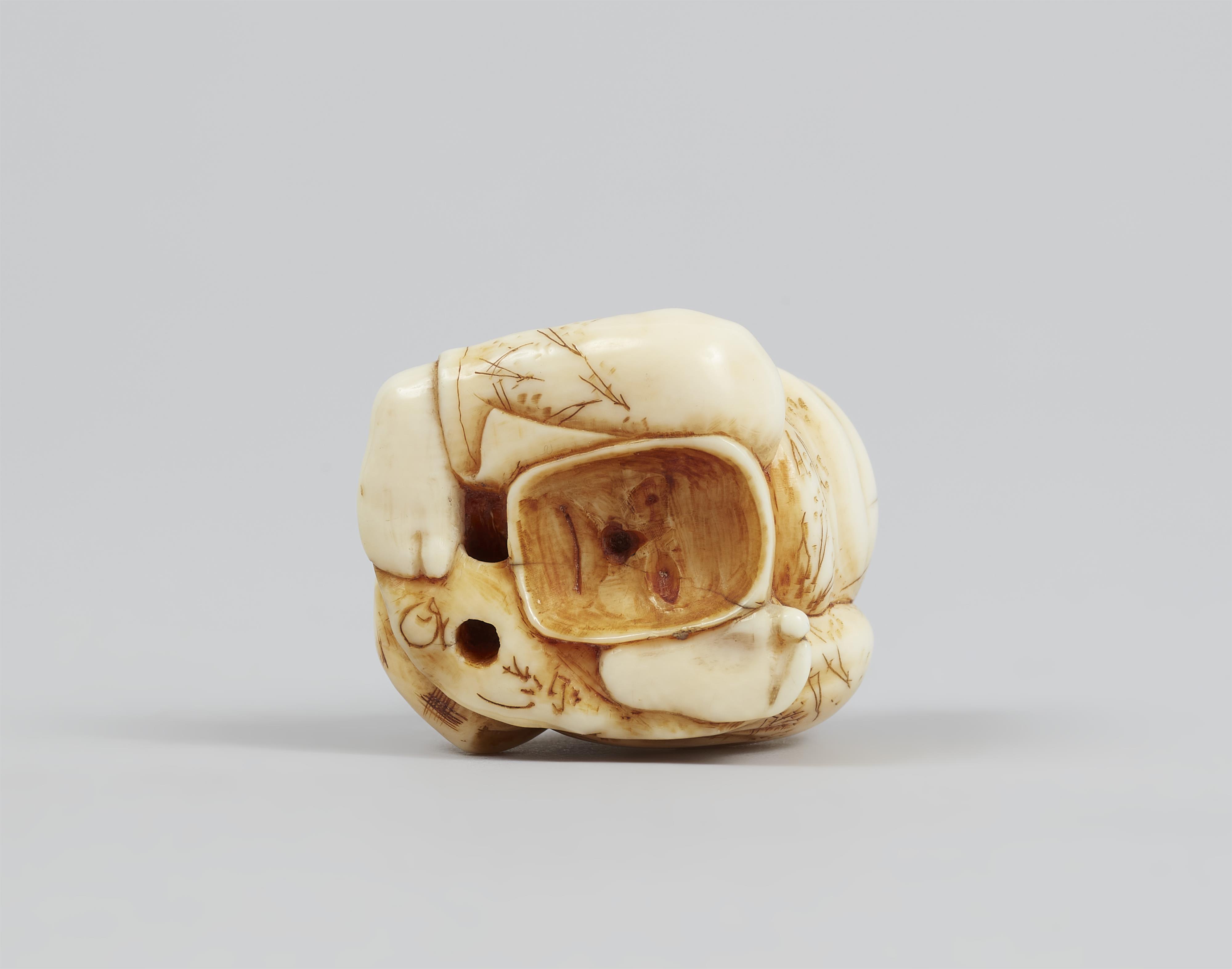 An ivory shunga netsuke of an Okame with a mask. 19th century - image-7