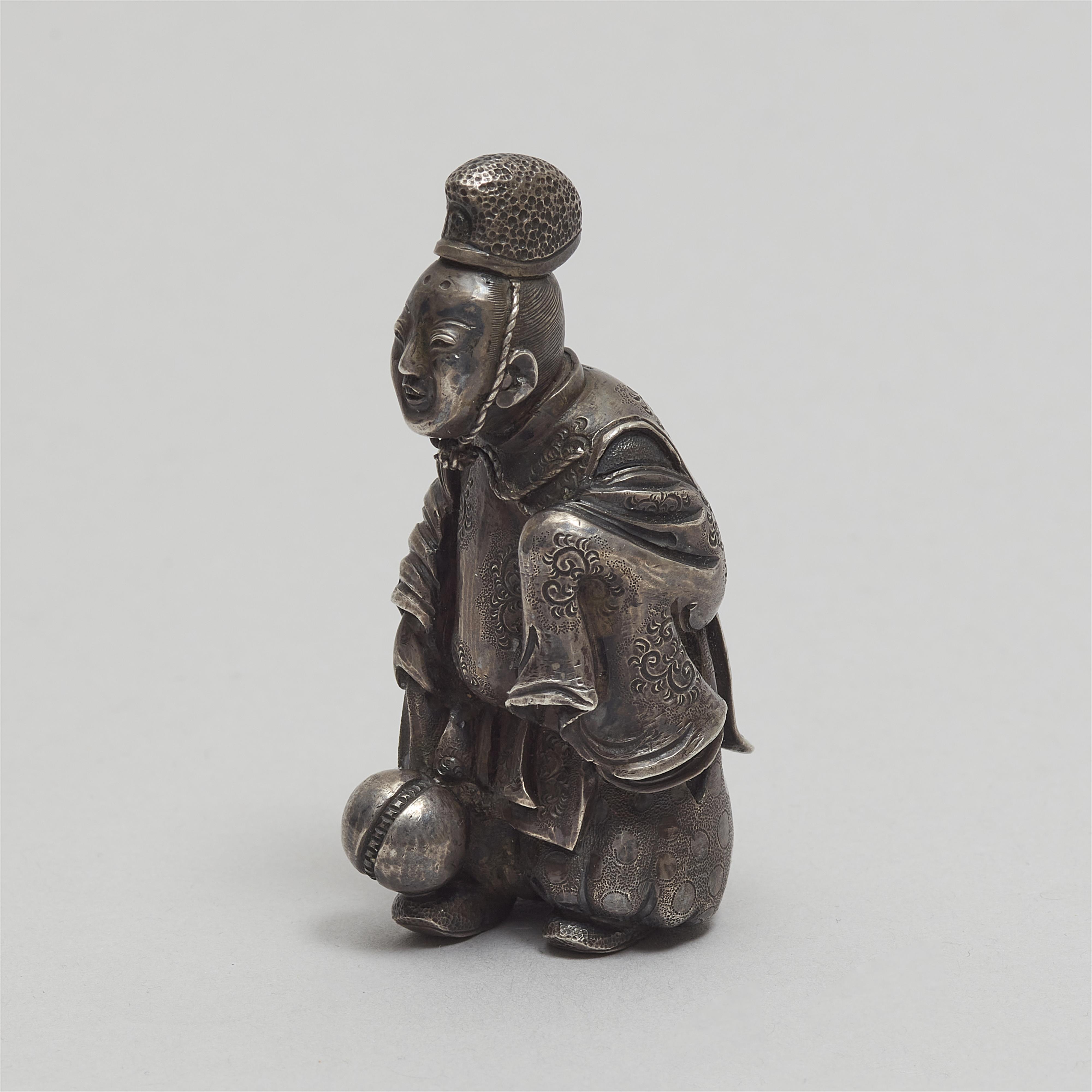 A silver netsuke of courtier playing foot ball. 19th century - image-4