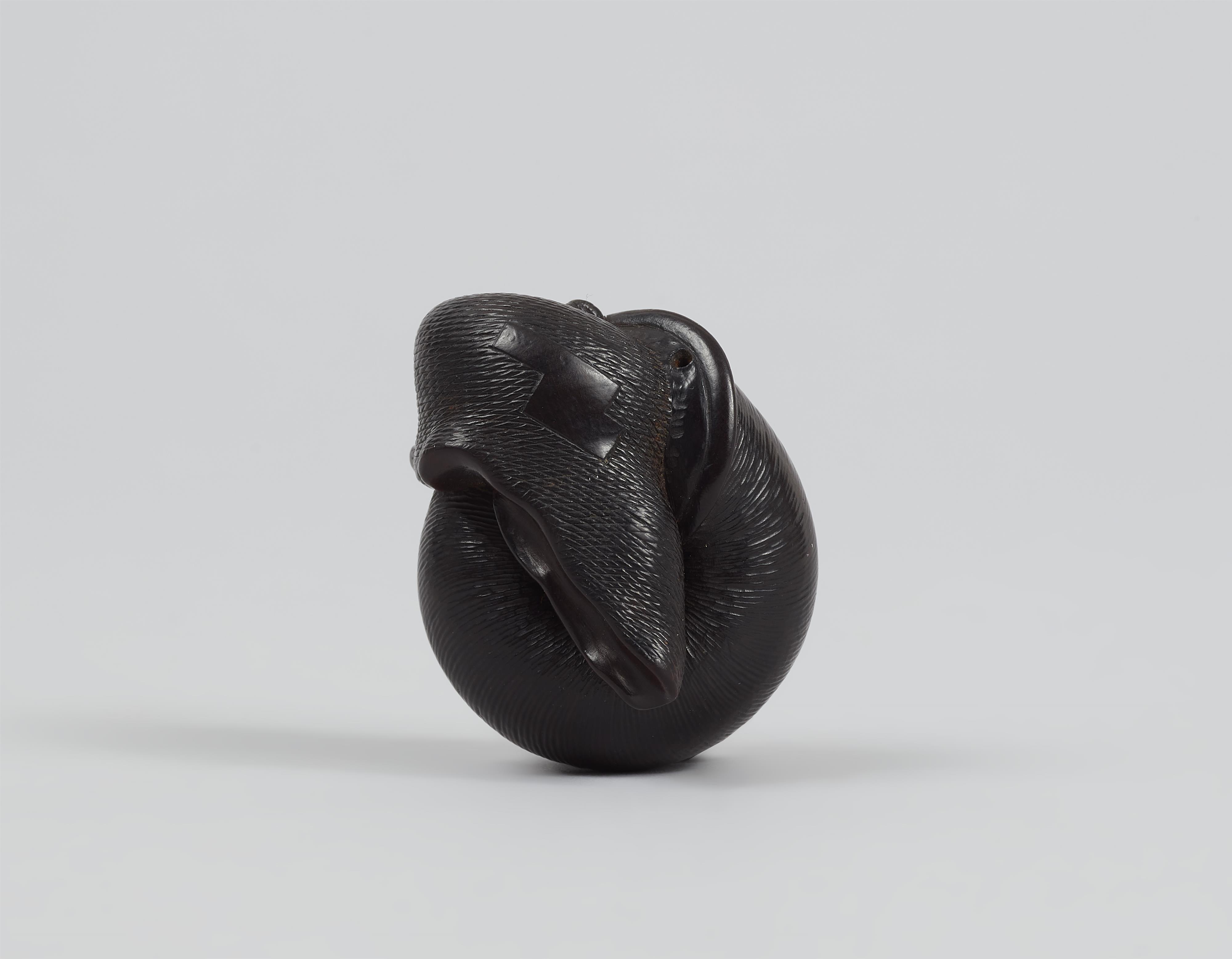 A dark stained boxwood netsuke of a snail. Nagoya. Mid-19th century - image-5