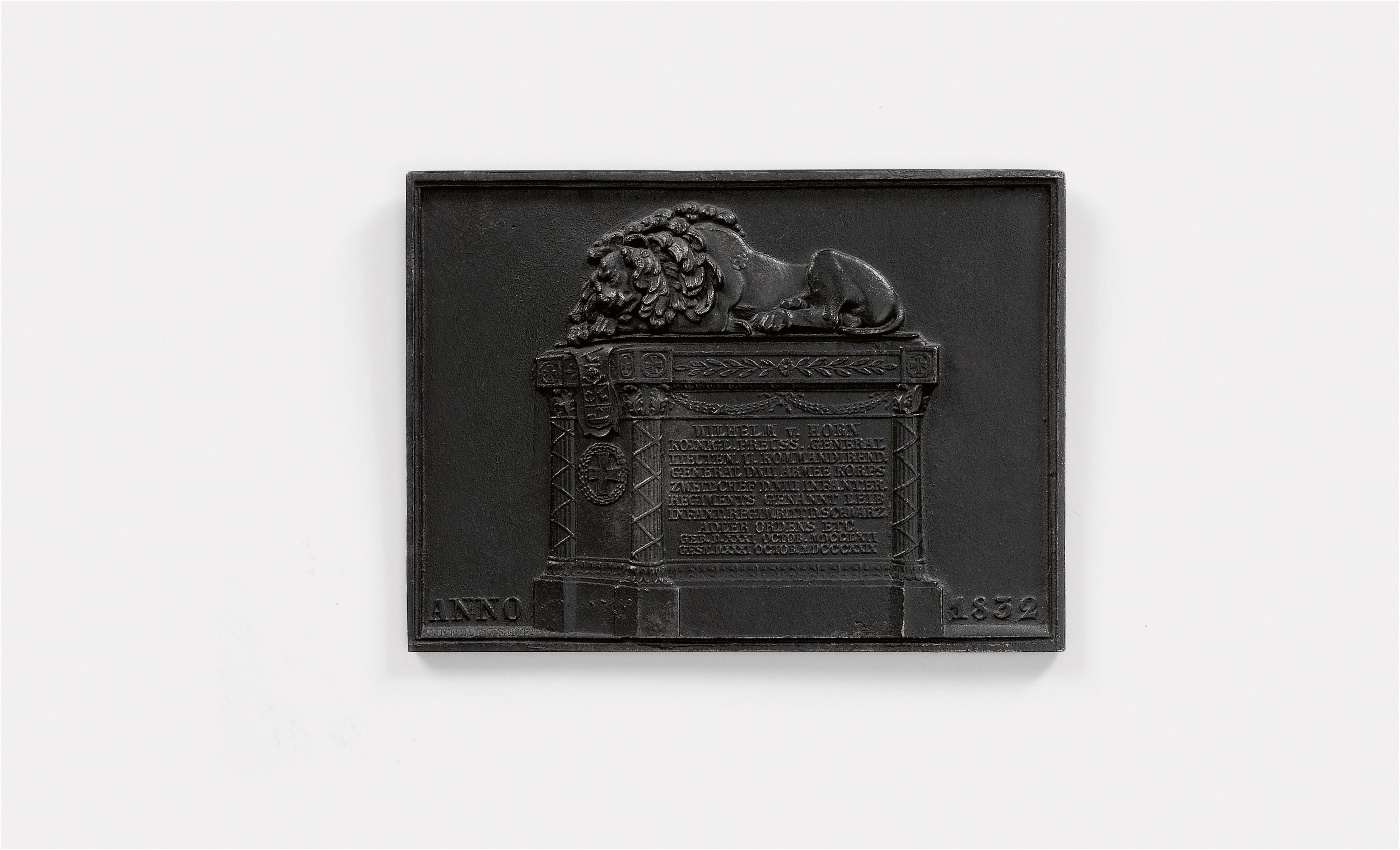 A cast iron New Year's plaque inscribed "ANNO 1832" - image-1