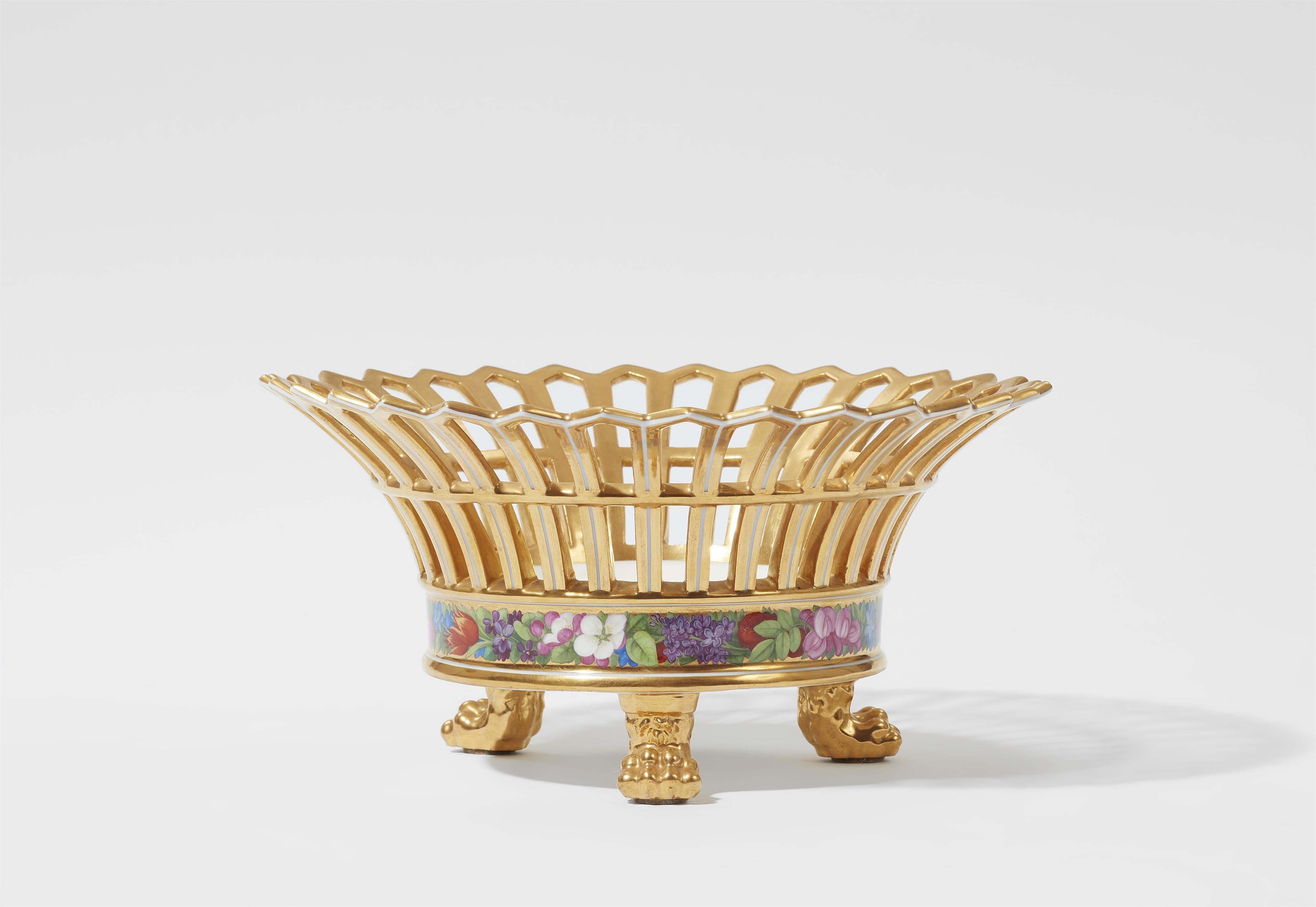 A Berlin KPM porcelain fruit basket from the dessert service for Prince Karl von Hessen und bei Rhein - image-1
