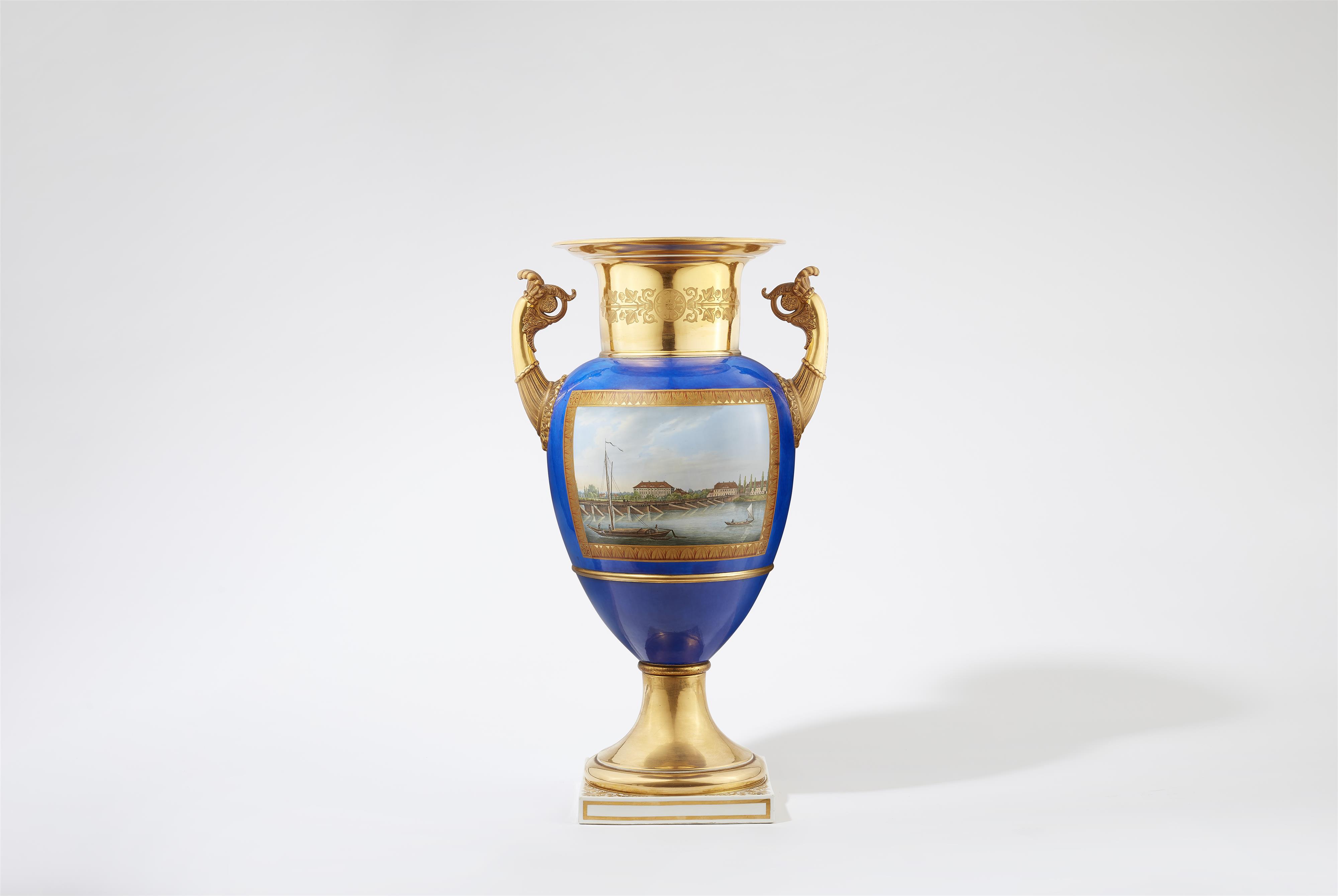 A Berlin KPM porcelain vase with two views in the manner of Eduard Gaertner
The government building and the view of the Prinzenufer in Frankfurt an der Oder - image-2