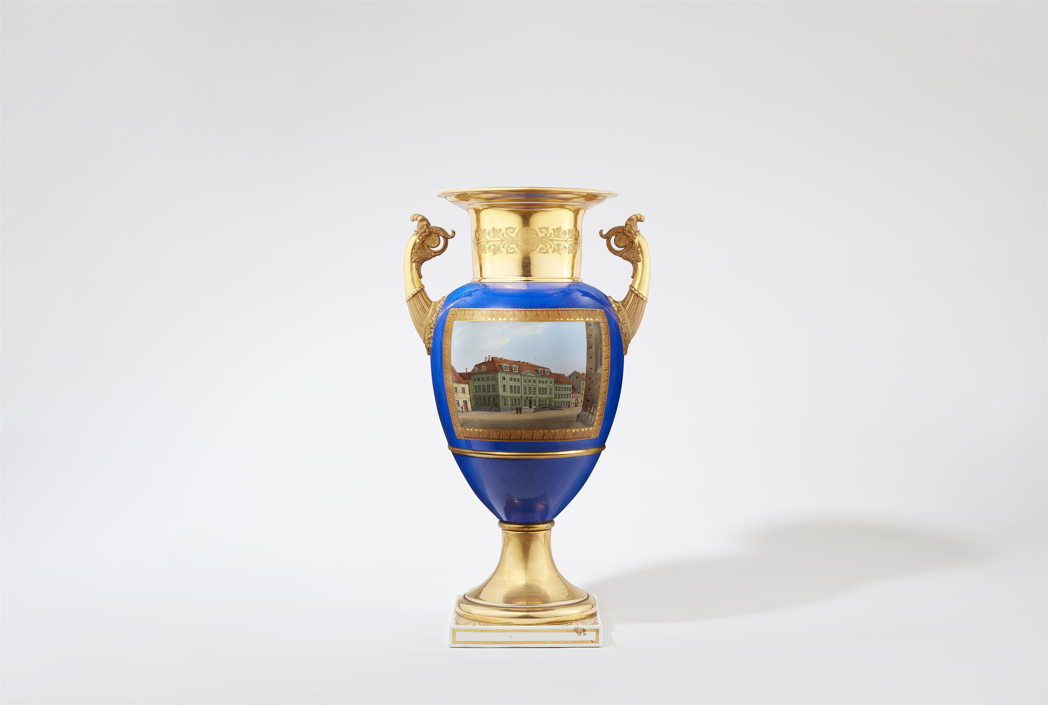 A Berlin KPM porcelain vase with two views in the manner of Eduard Gaertner
The government building and the view of the Prinzenufer in Frankfurt an der Oder - image-1