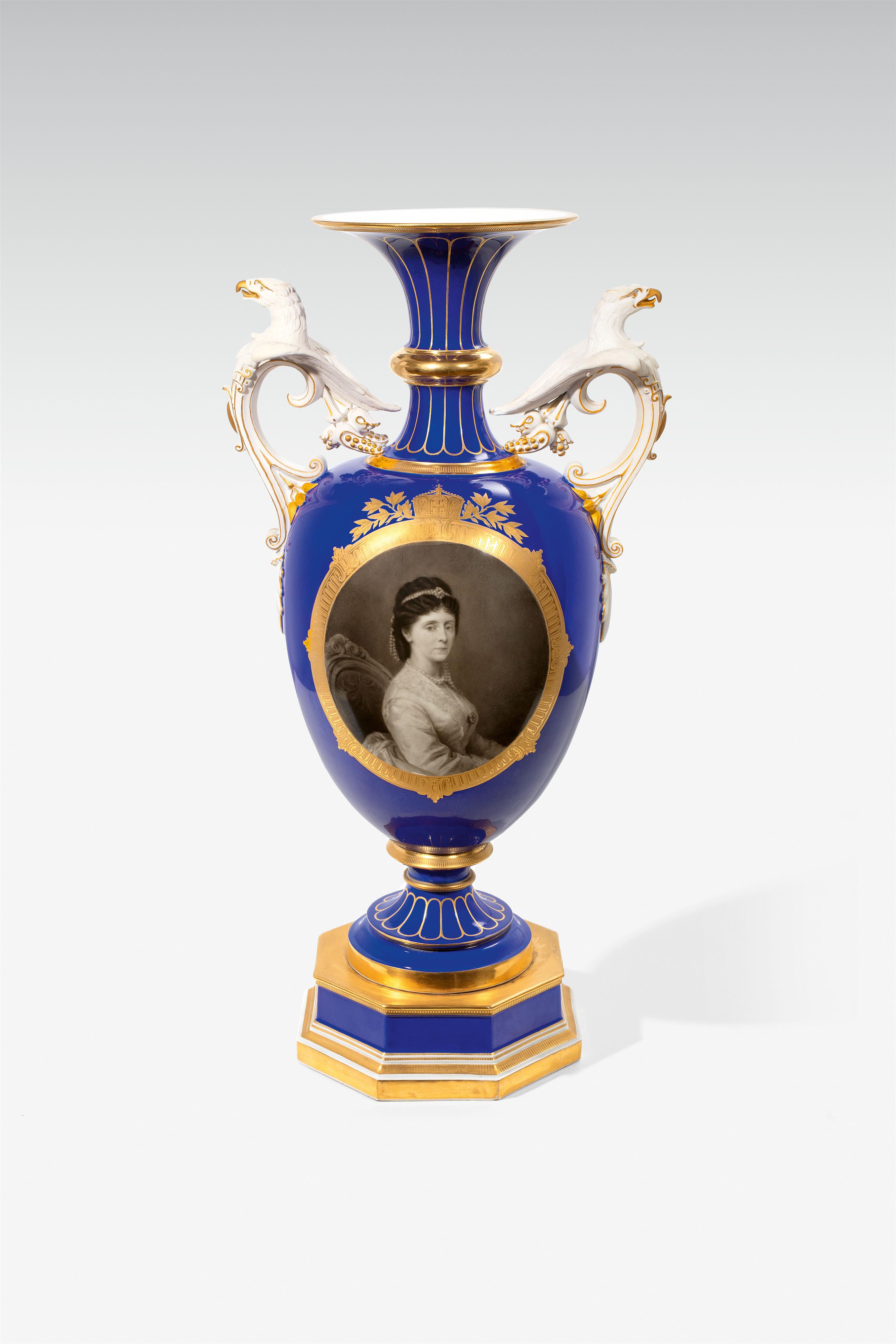 A Berlin KPM porcelain vase with a portrait of Empress Augusta - image-1