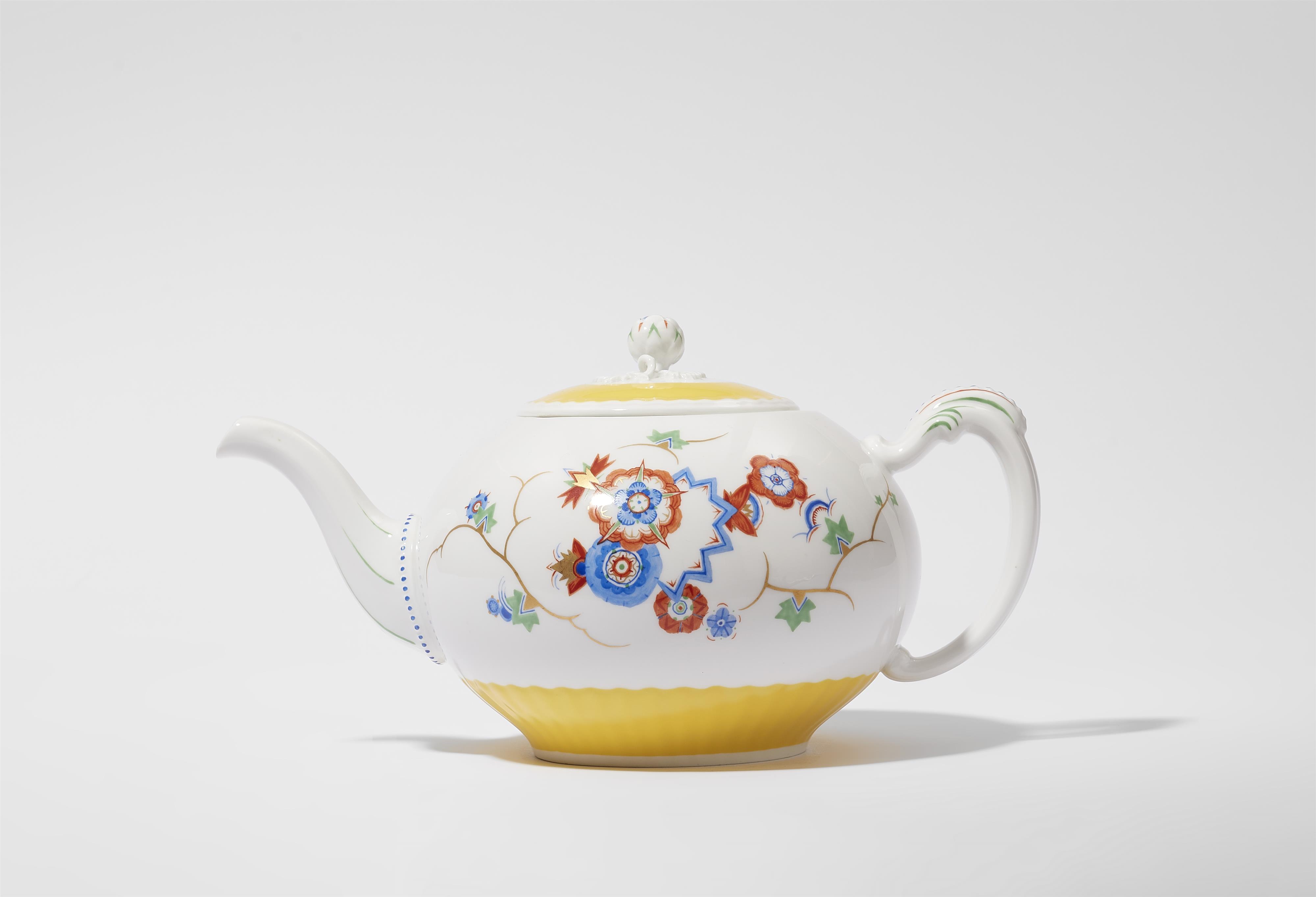 An Art Deco Berlin KPM porcelain tea pot - image-1