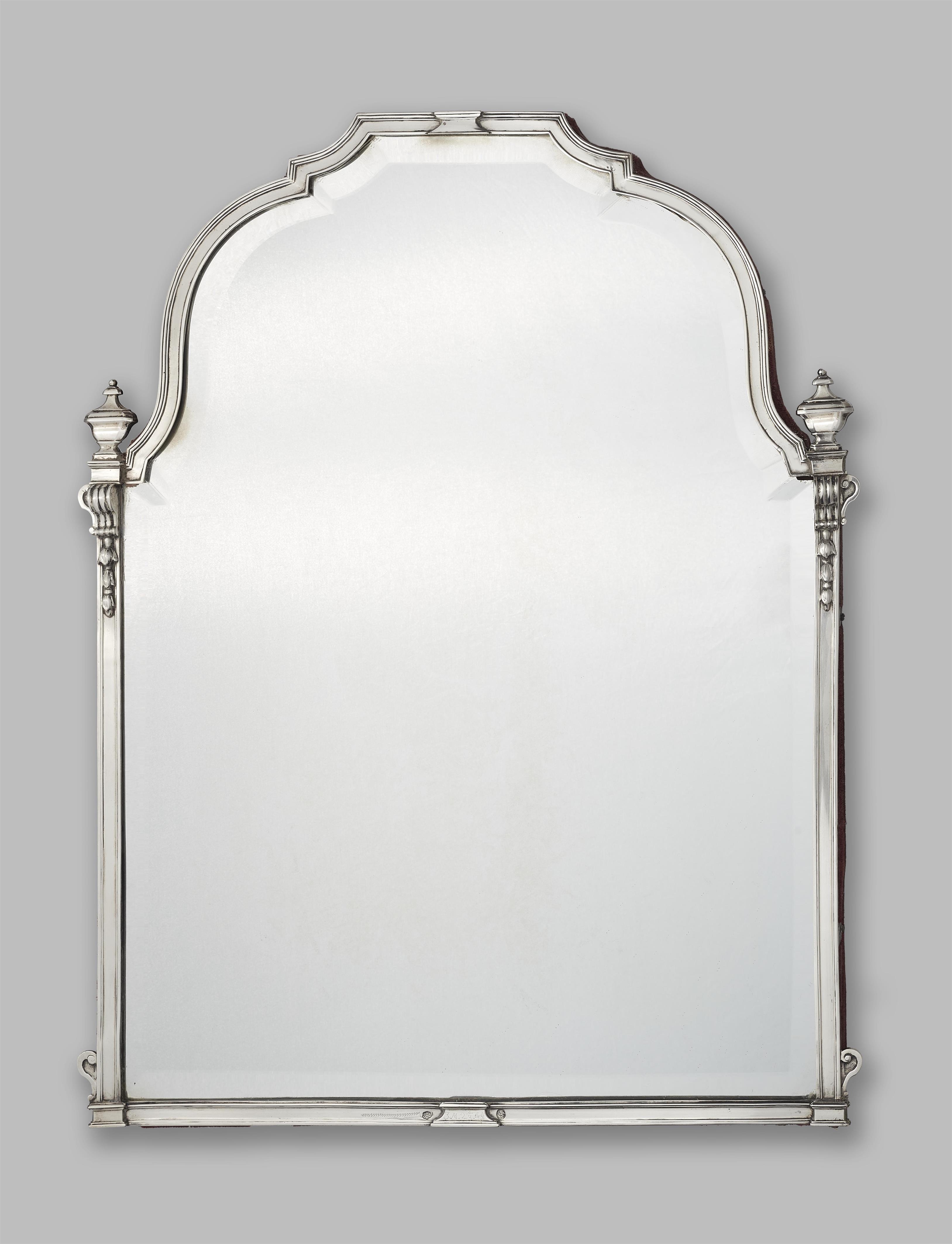A museum quality Régence silver toilette mirror - image-1
