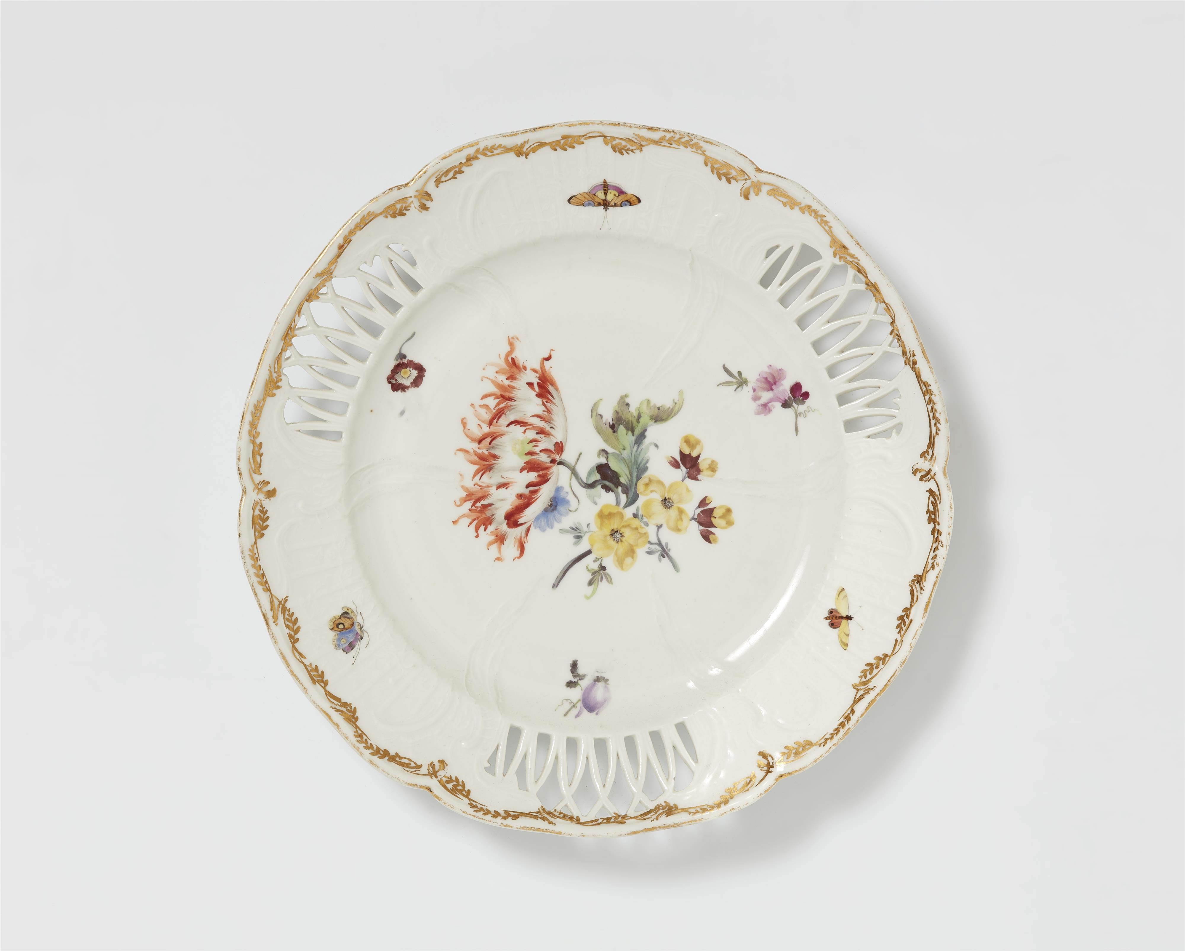 A Berlin KPM porcelain plate from the dessert service for Berlin Palace - image-1