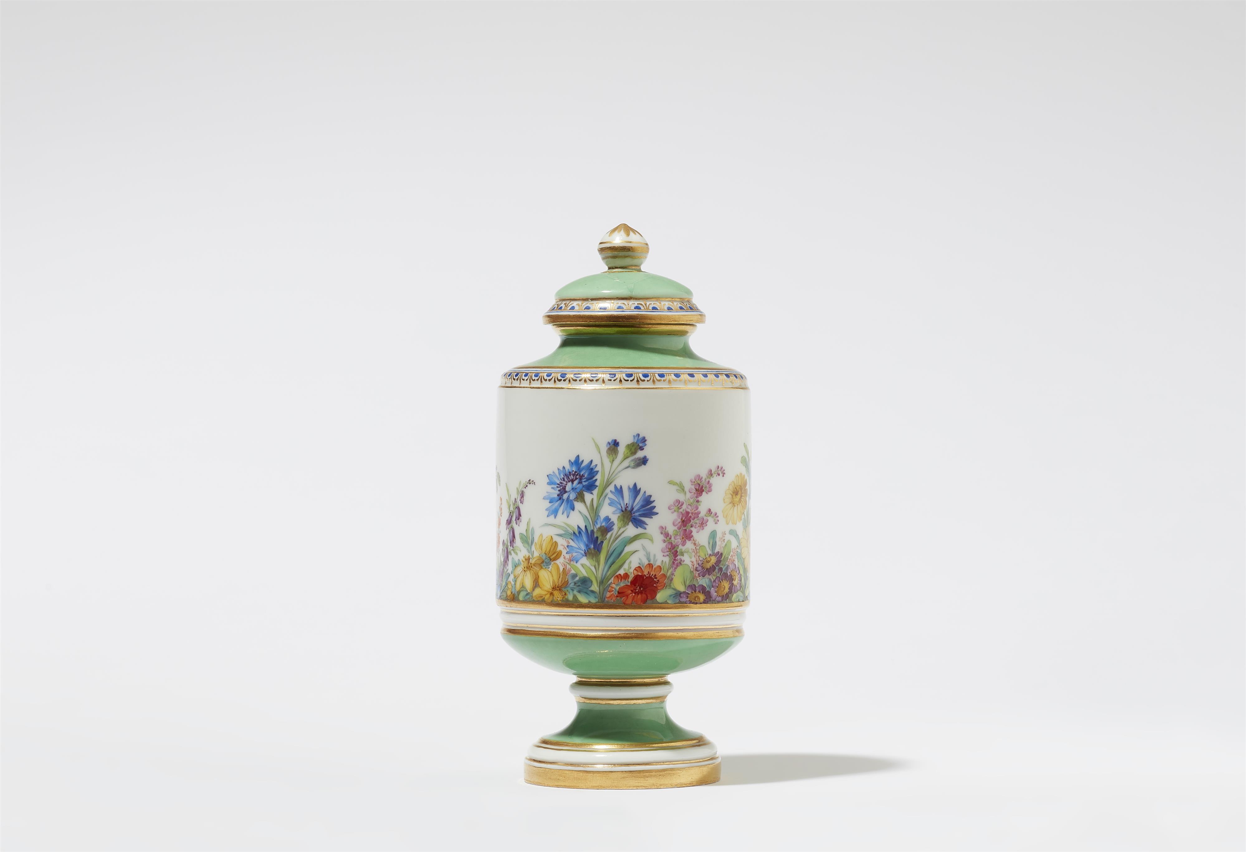 A rare Berlin KPM porcelain tea caddy with "fleurs en terrasse" - image-1
