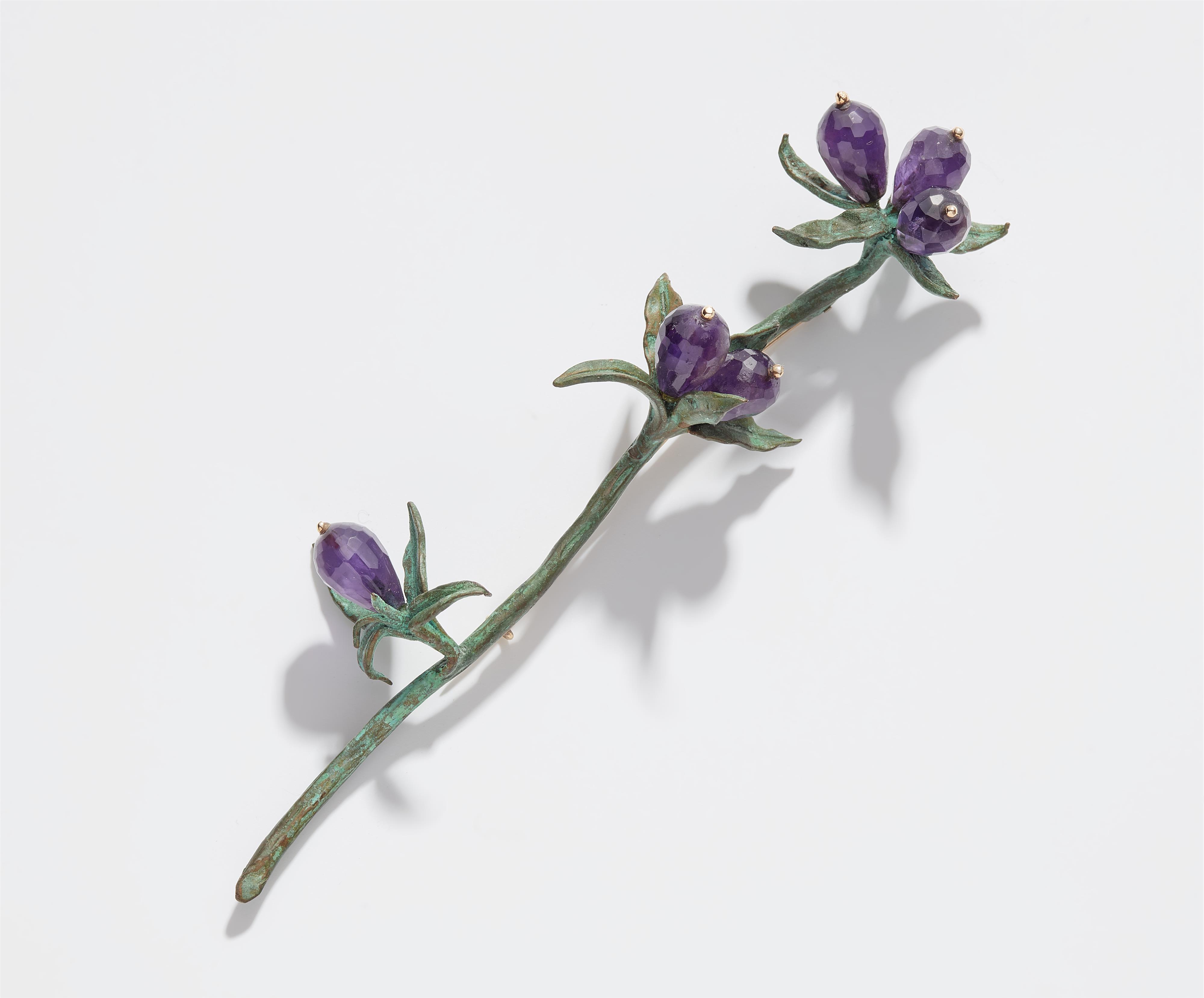 Wildblume als Anstecknadel - image-1