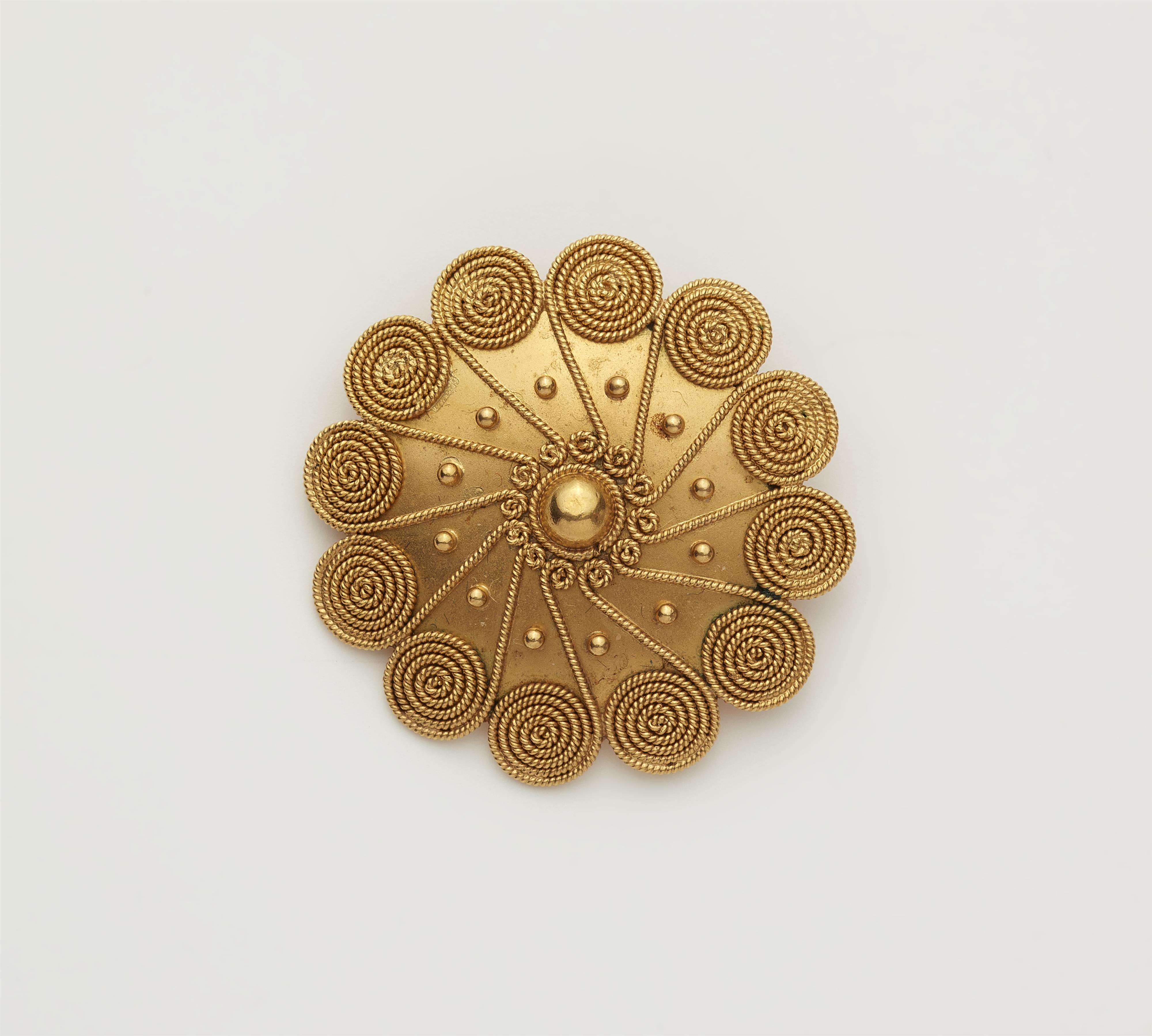 A possibly Greek 22k gold and filigree work rosette brooch. - image-1