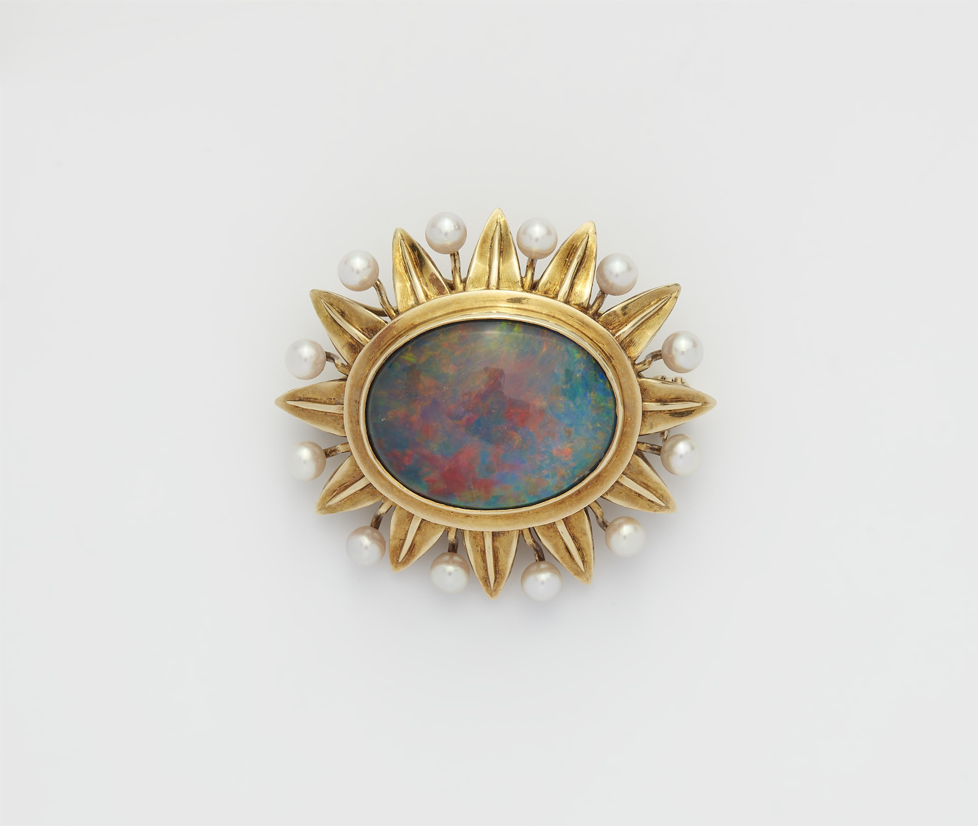 Brosche mit Opal und Perlen - image-1