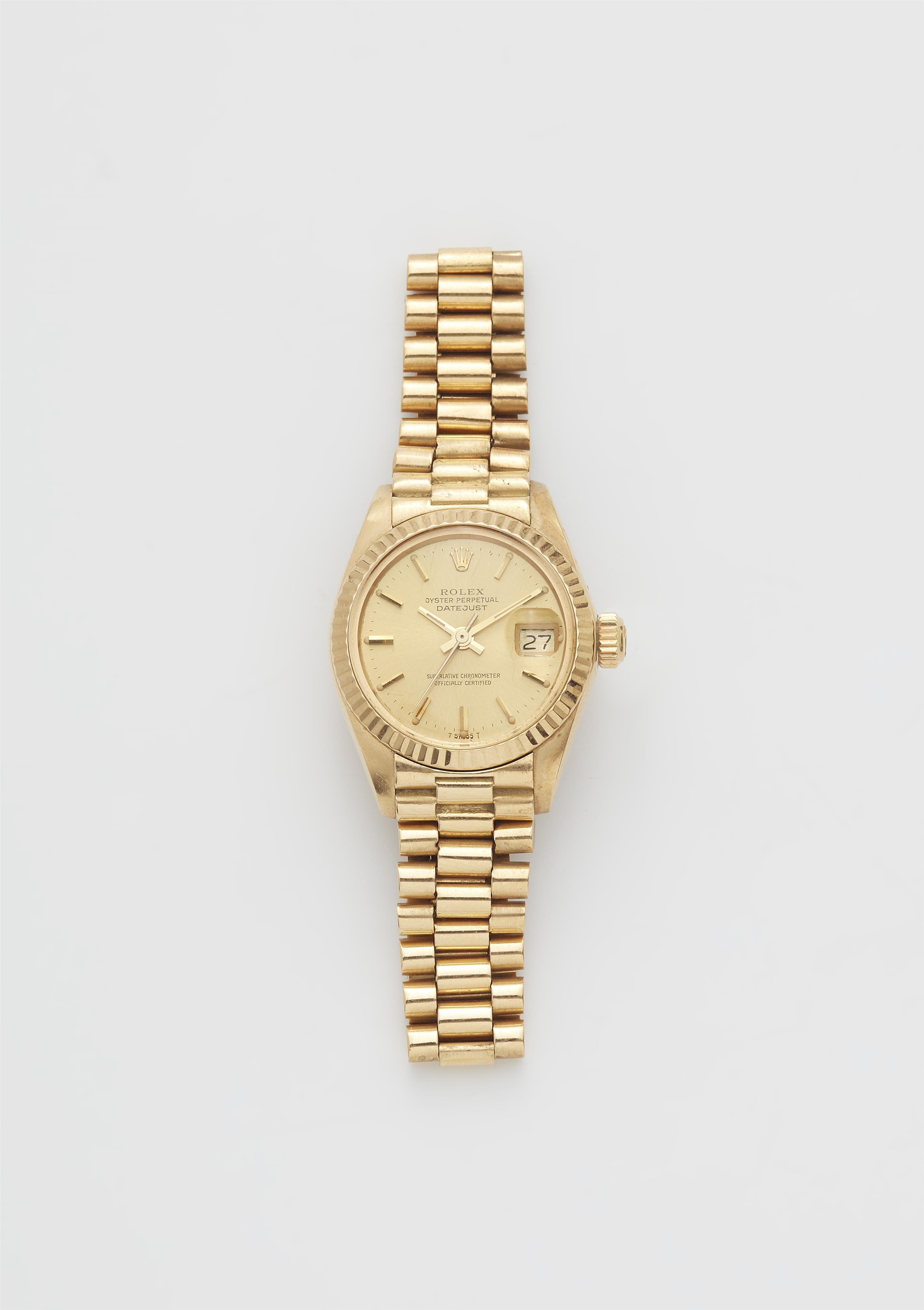 An 18k yellow gold automatic Rolex datejust ladies wristwatch. - image-1
