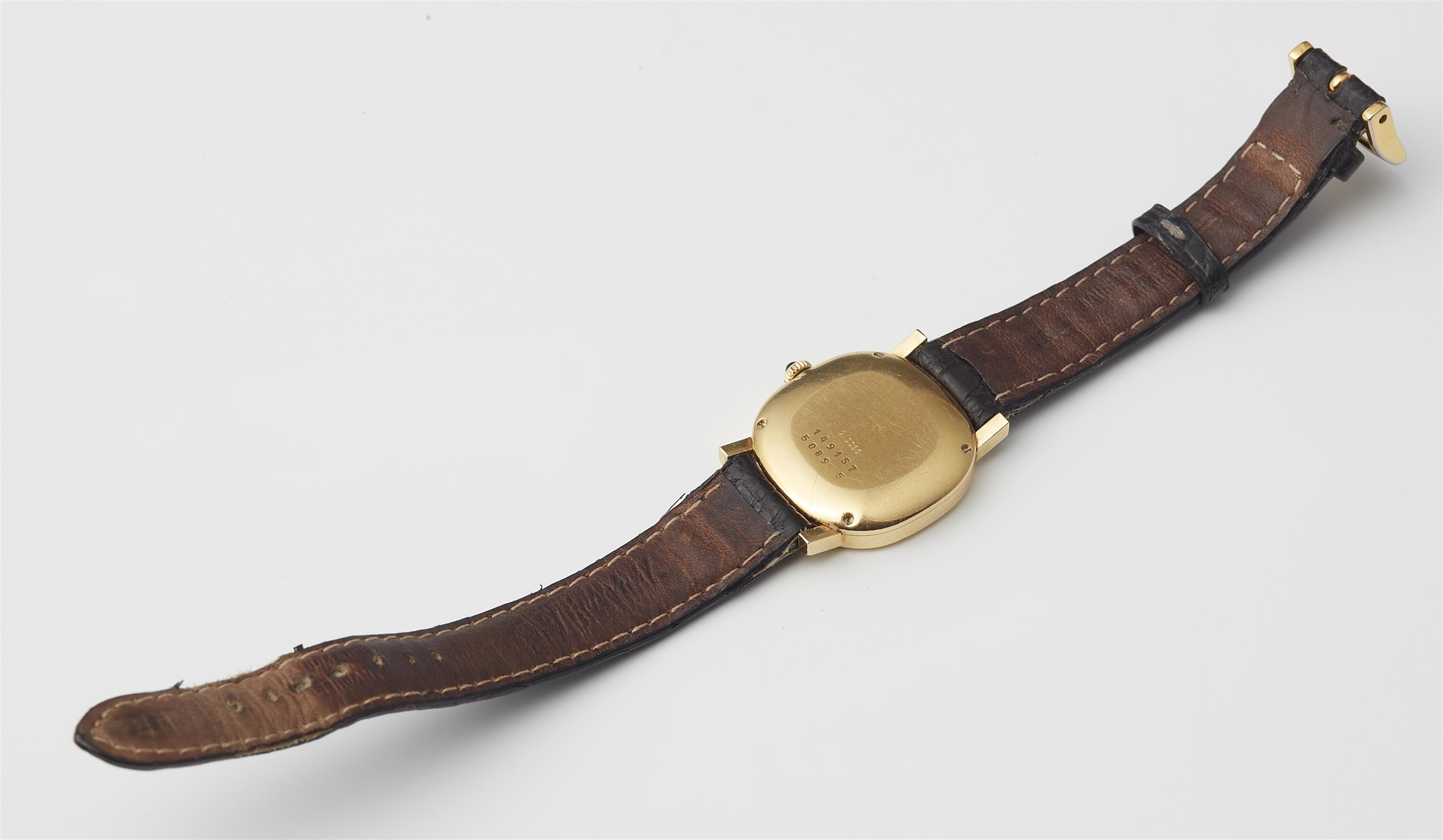 An 18k yellow gold ladies' quartz Chopard Happy Diamonds wristwatch. - image-3