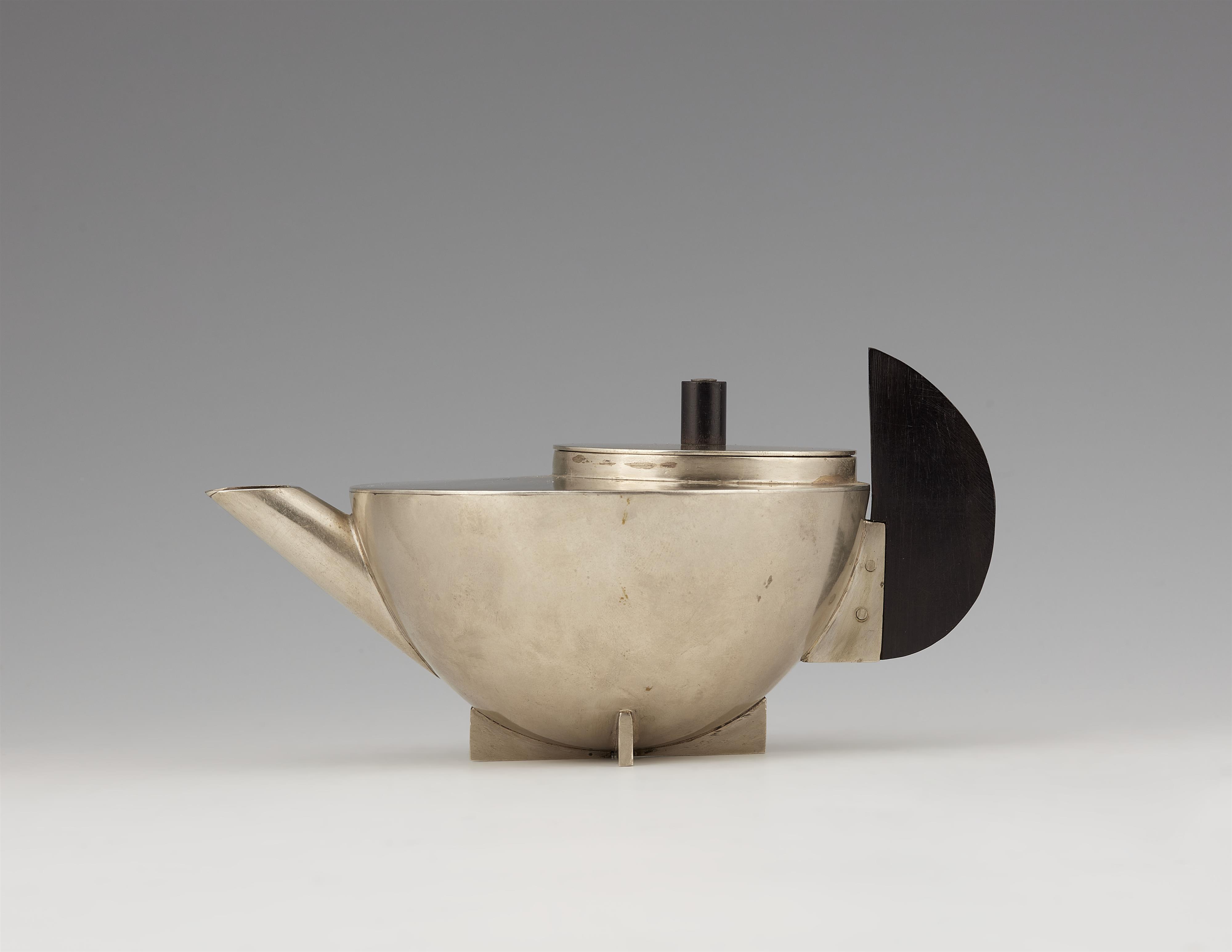 A Bauhaus nickel silver teapot, model MT 49 / ME8 - image-5
