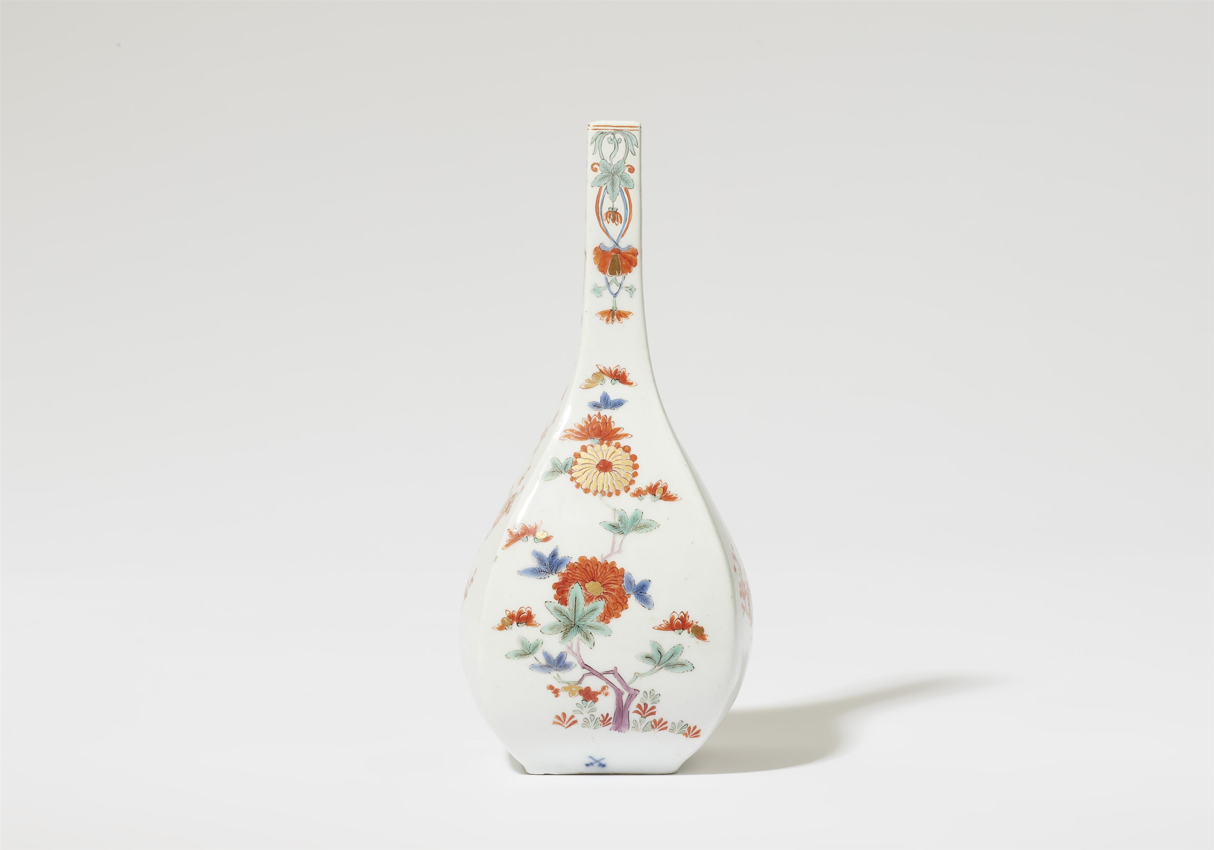 A Meissen porcelain sake flask - image-1