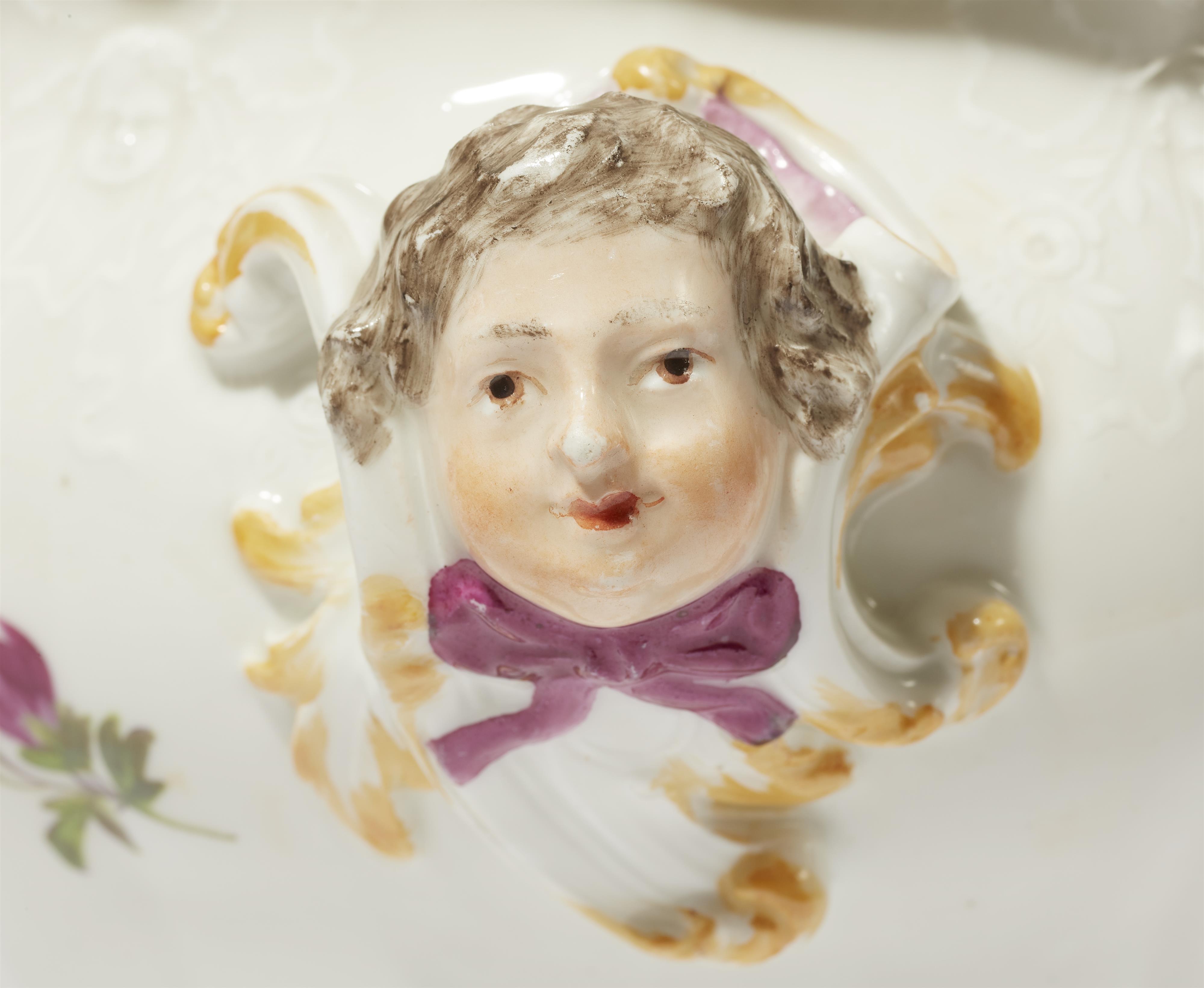 A Meissen porcelain tureen from the "Vestunen" service for King Friedrich II - image-3