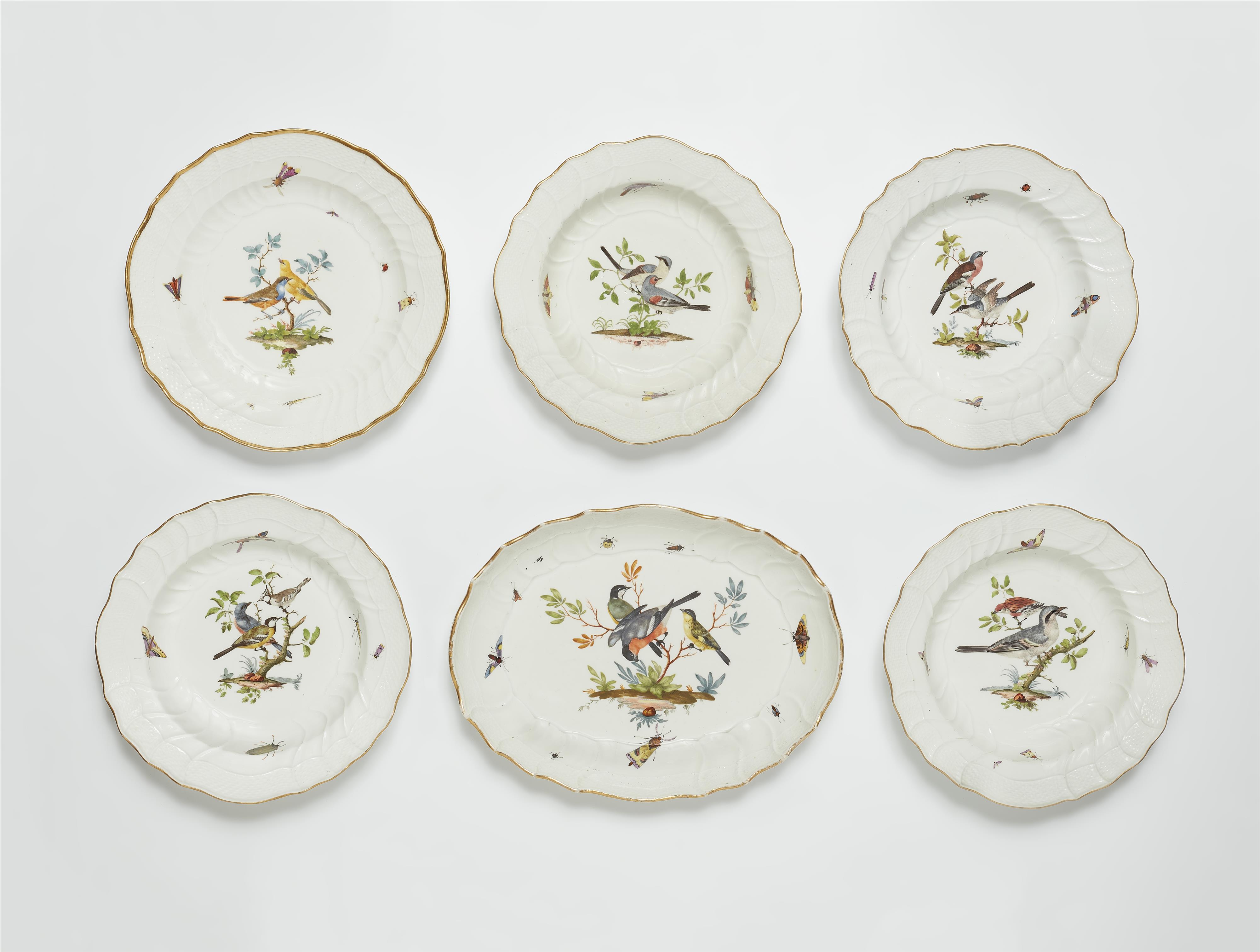 Five Meissen porcelain plates and an oval dish from a dinner service with native birds - image-1
