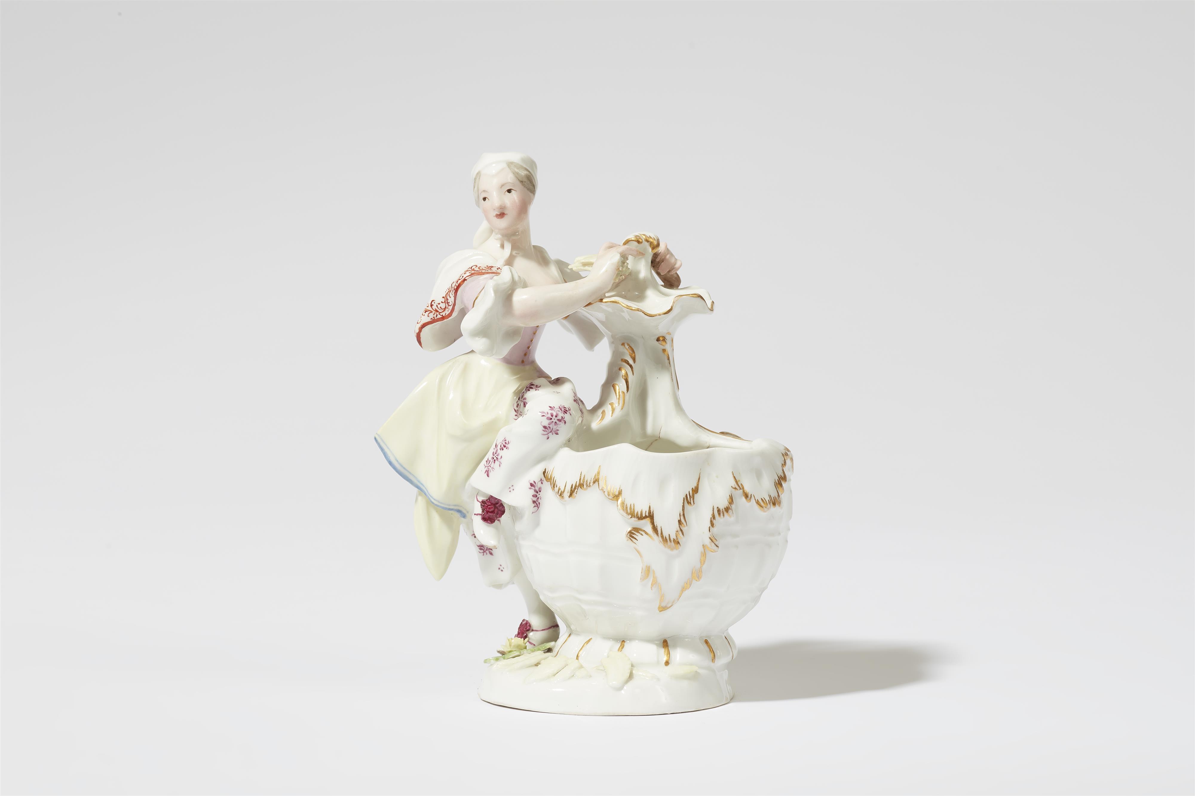 A Höchst porcelain spice cruet with an allegory of summer - image-1