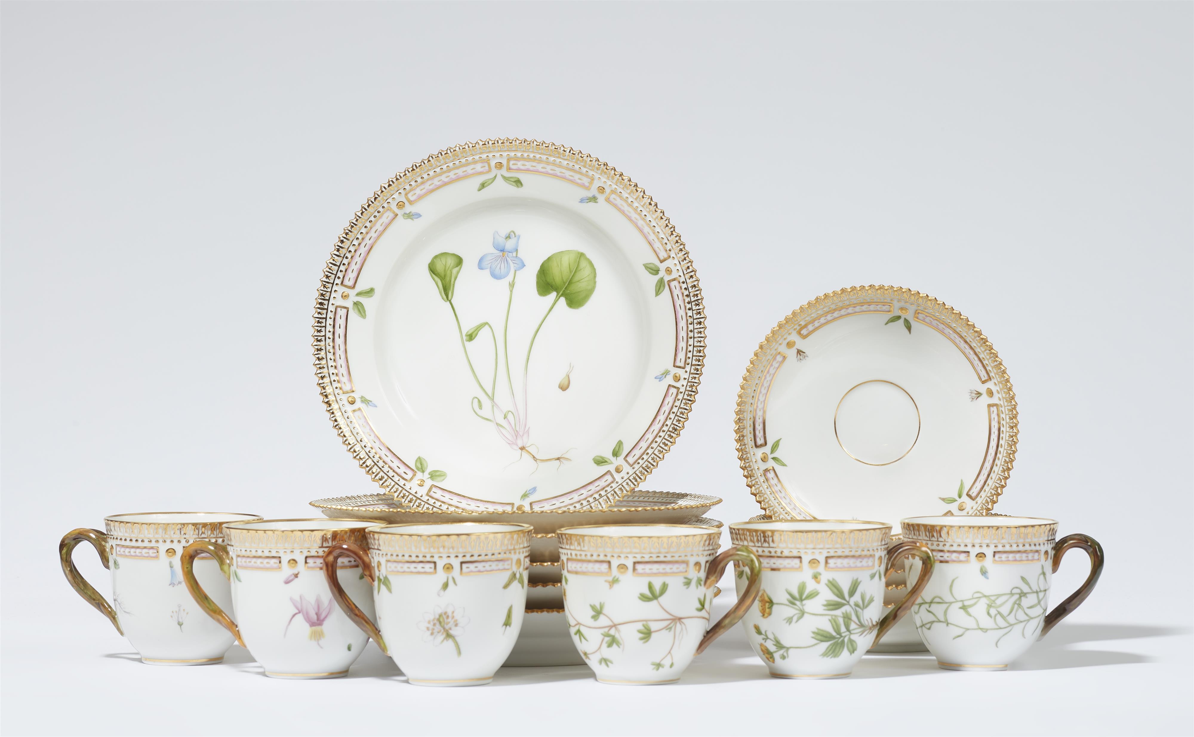 Six Royal Copenhagen porcelain "Flora Danica" place settings - image-1